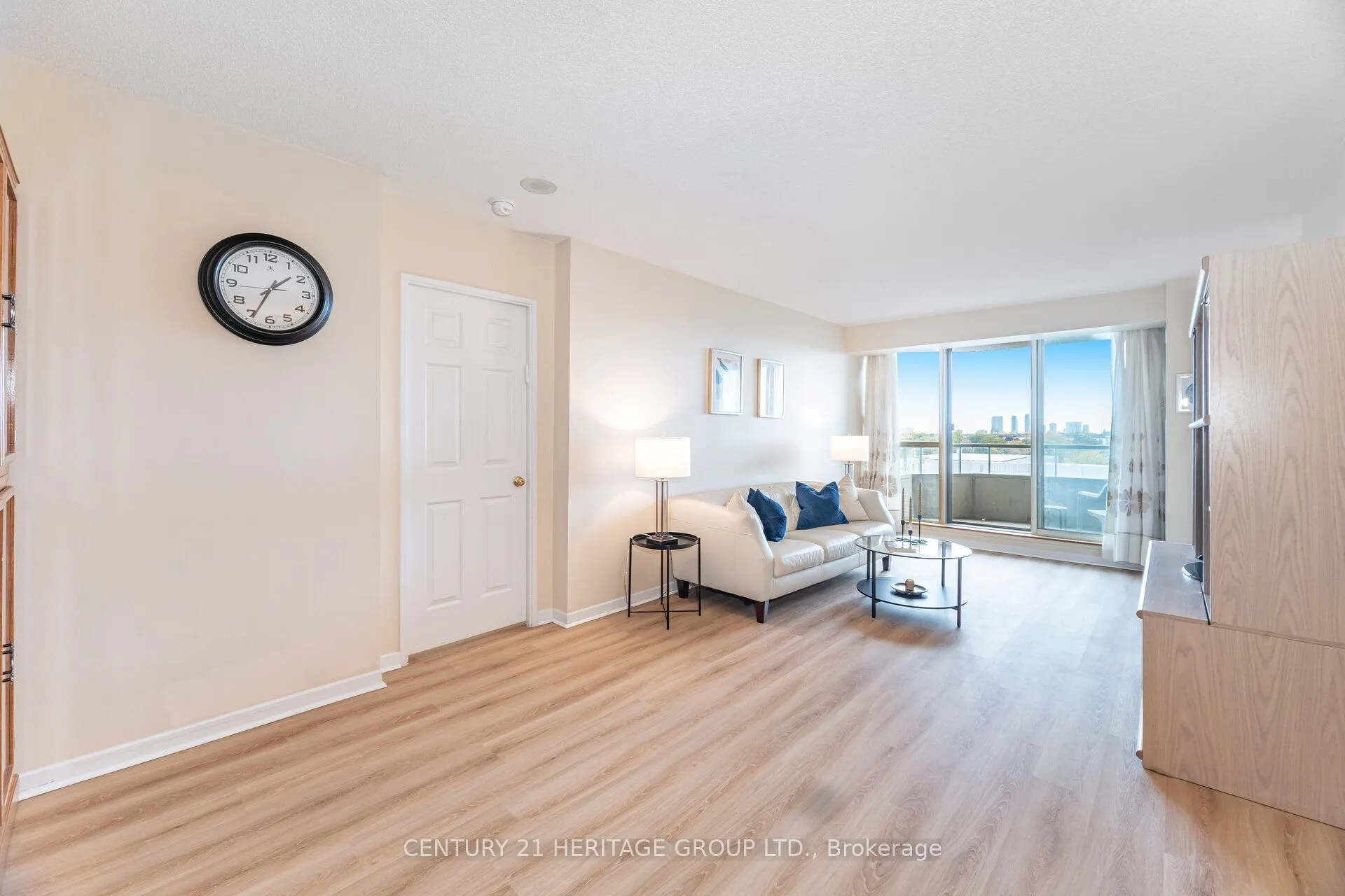 10 Torresdale Avenue, #910