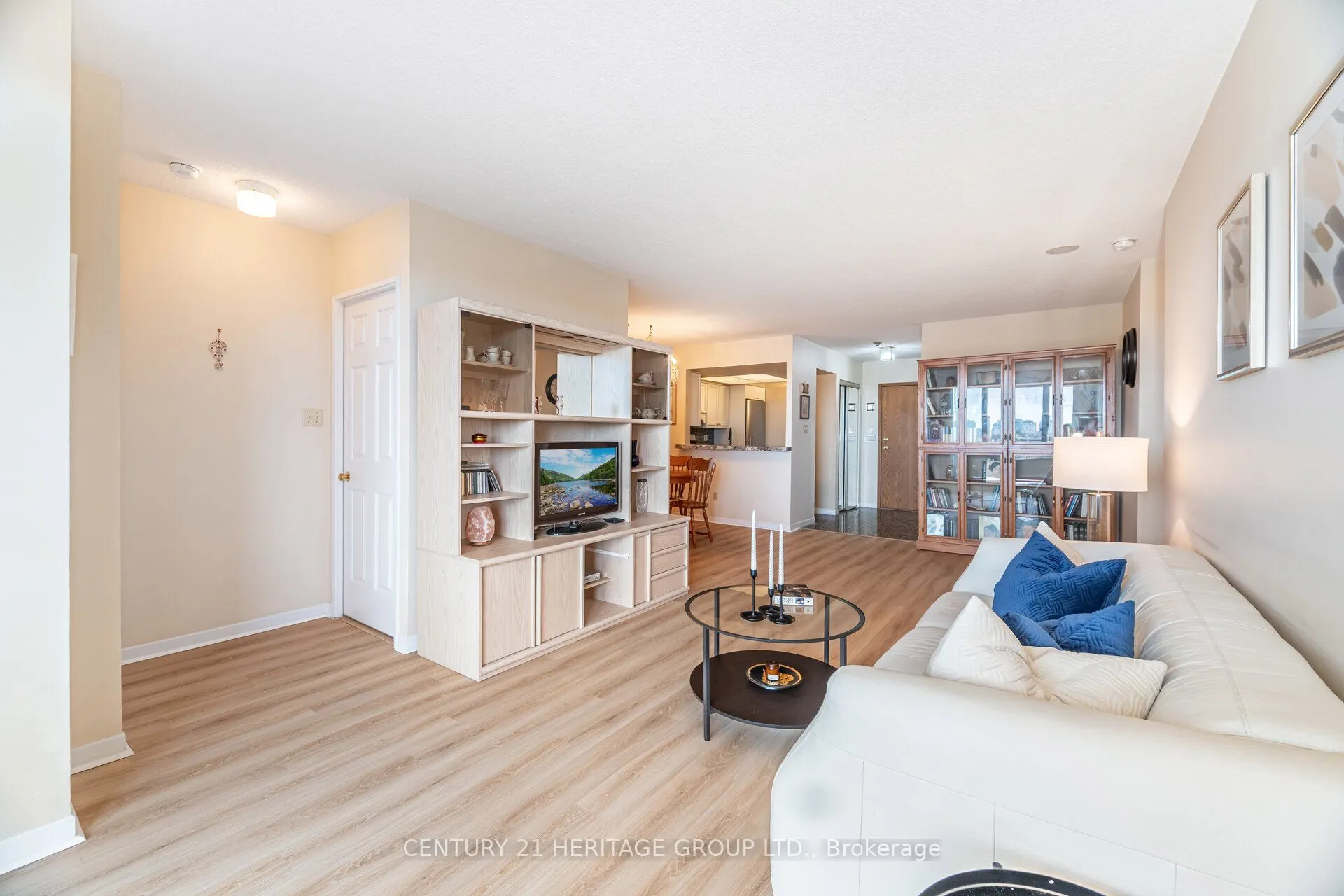 10 Torresdale Avenue, #910