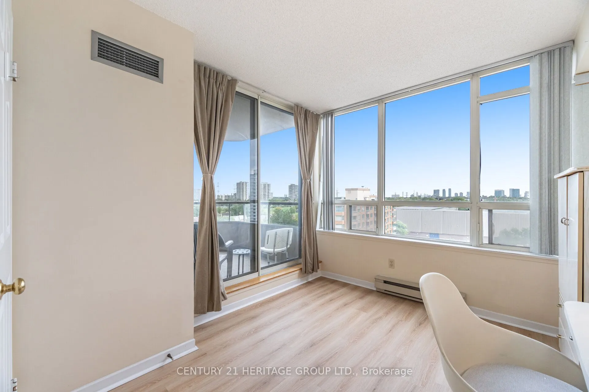 10 Torresdale Avenue, #910