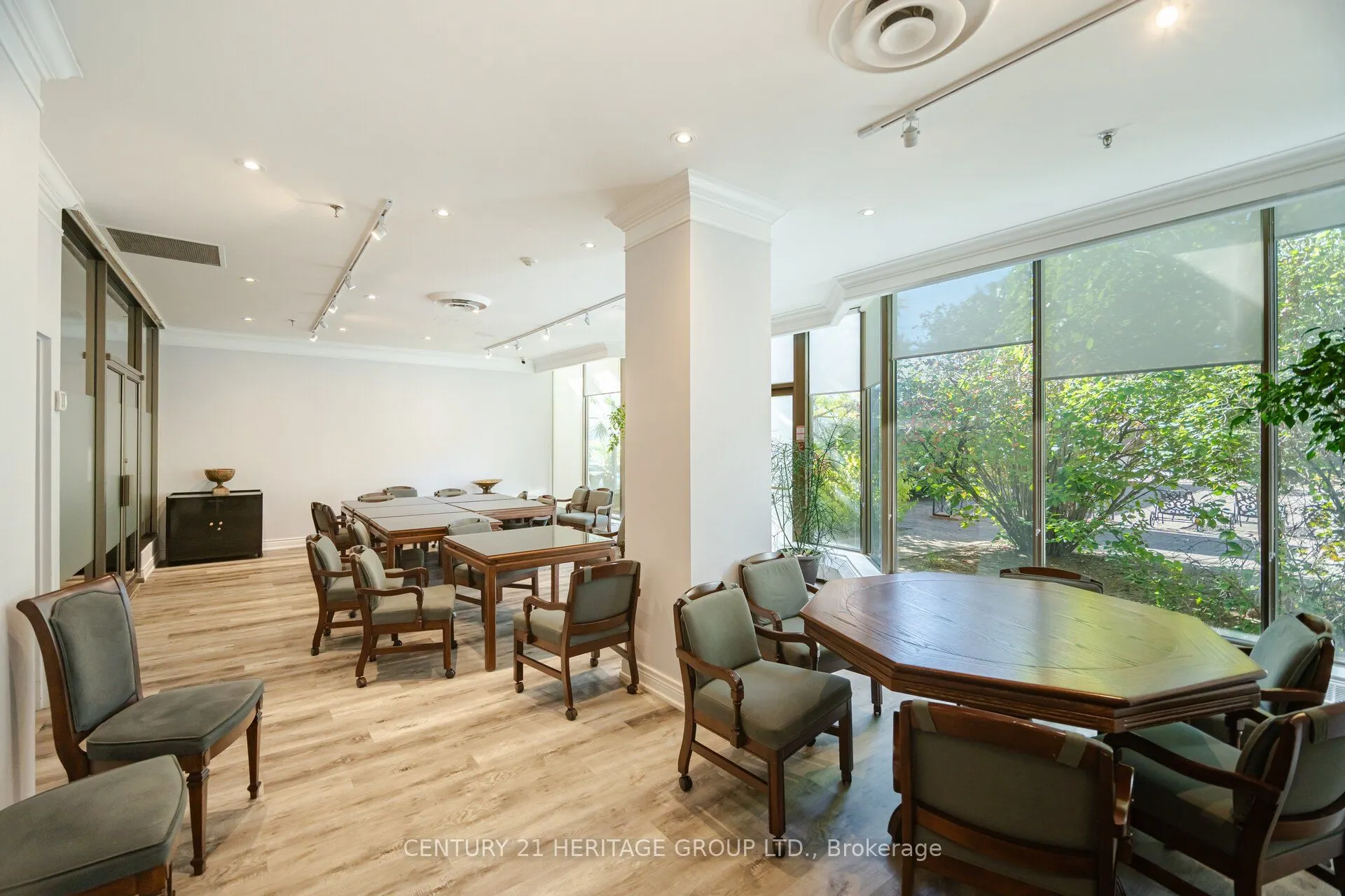 10 Torresdale Avenue, #910