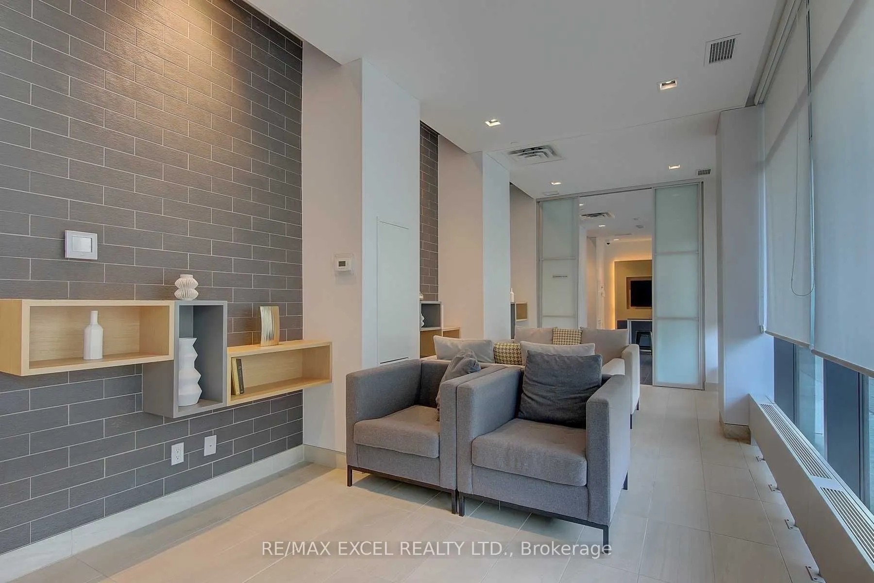 150 Fairview Mall Drive, #408