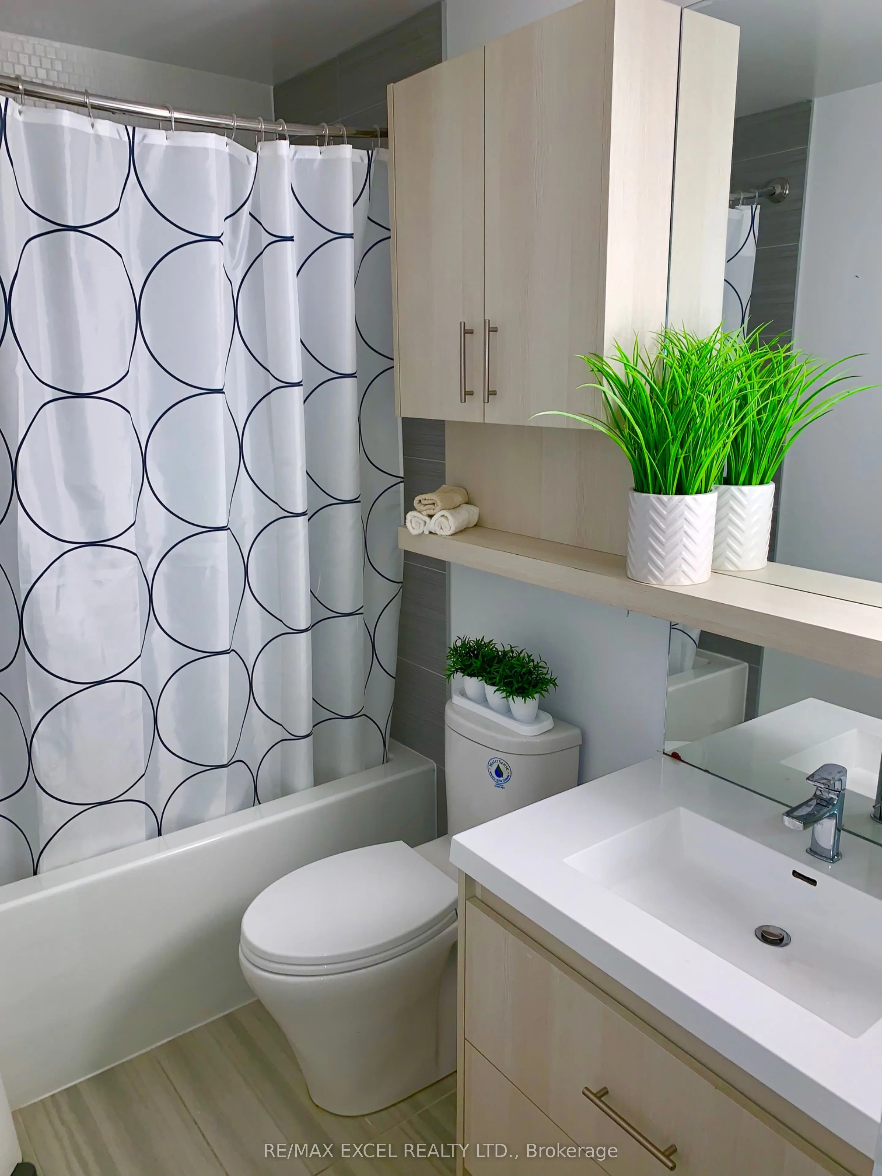 150 Fairview Mall Drive, #408