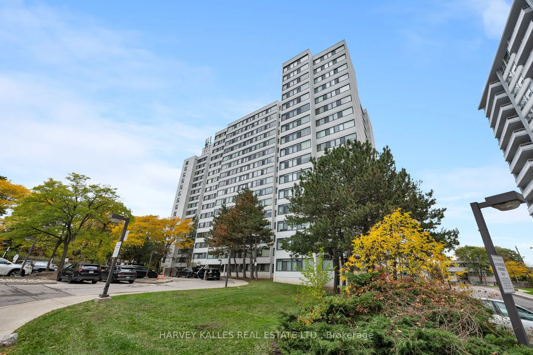 3000 Bathurst Street, #1111