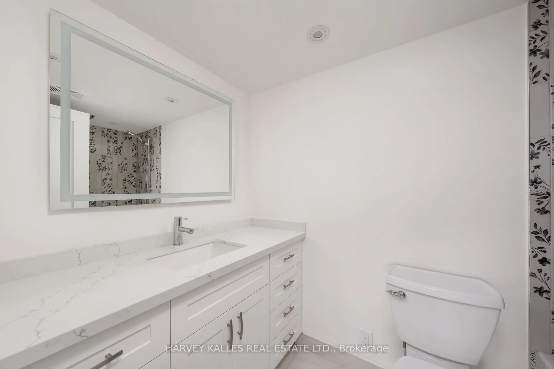 3000 Bathurst Street, #1111