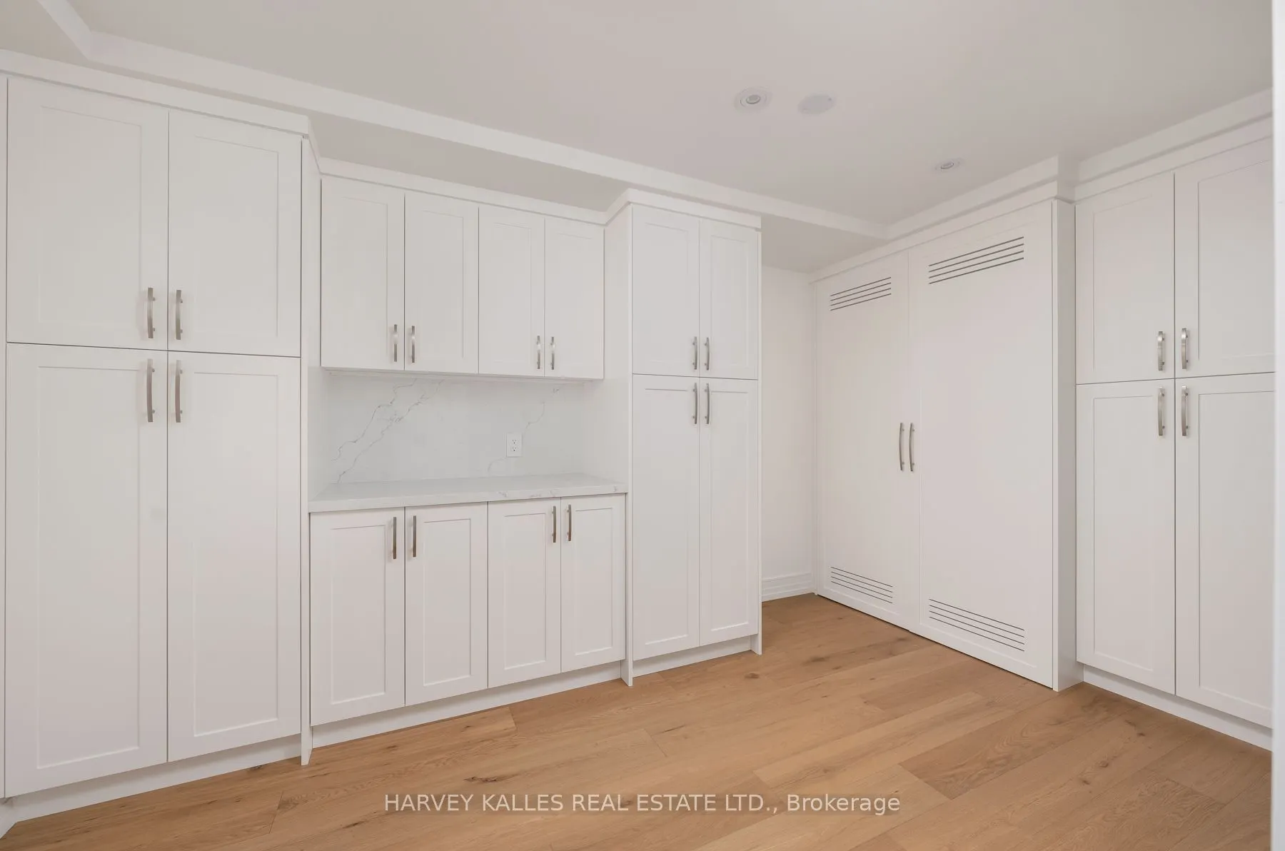 3000 Bathurst Street, #1111