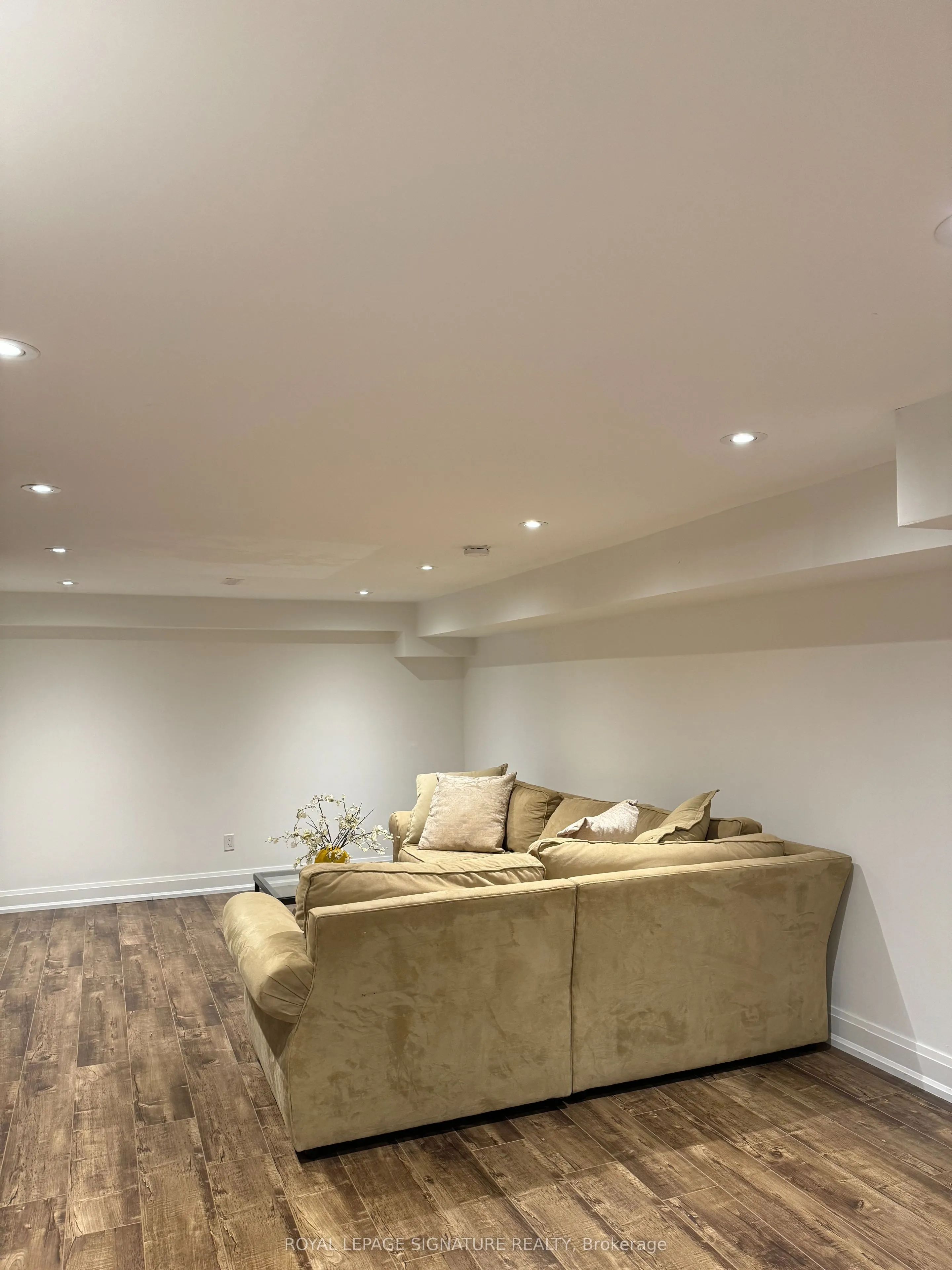 30 Chiswell Crescent