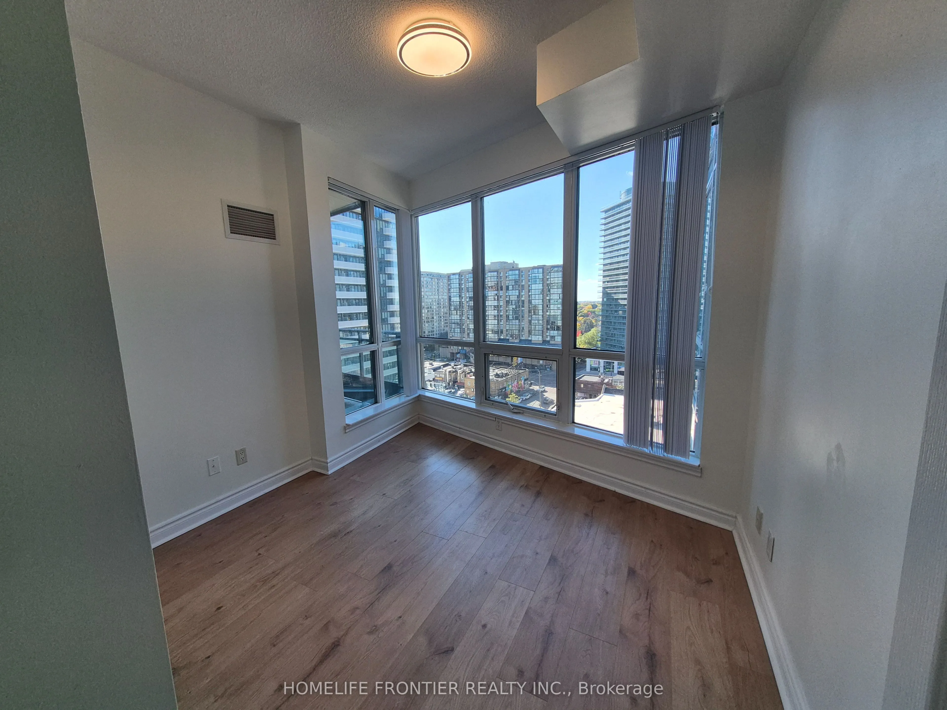 18 Holmes Avenue, #1009