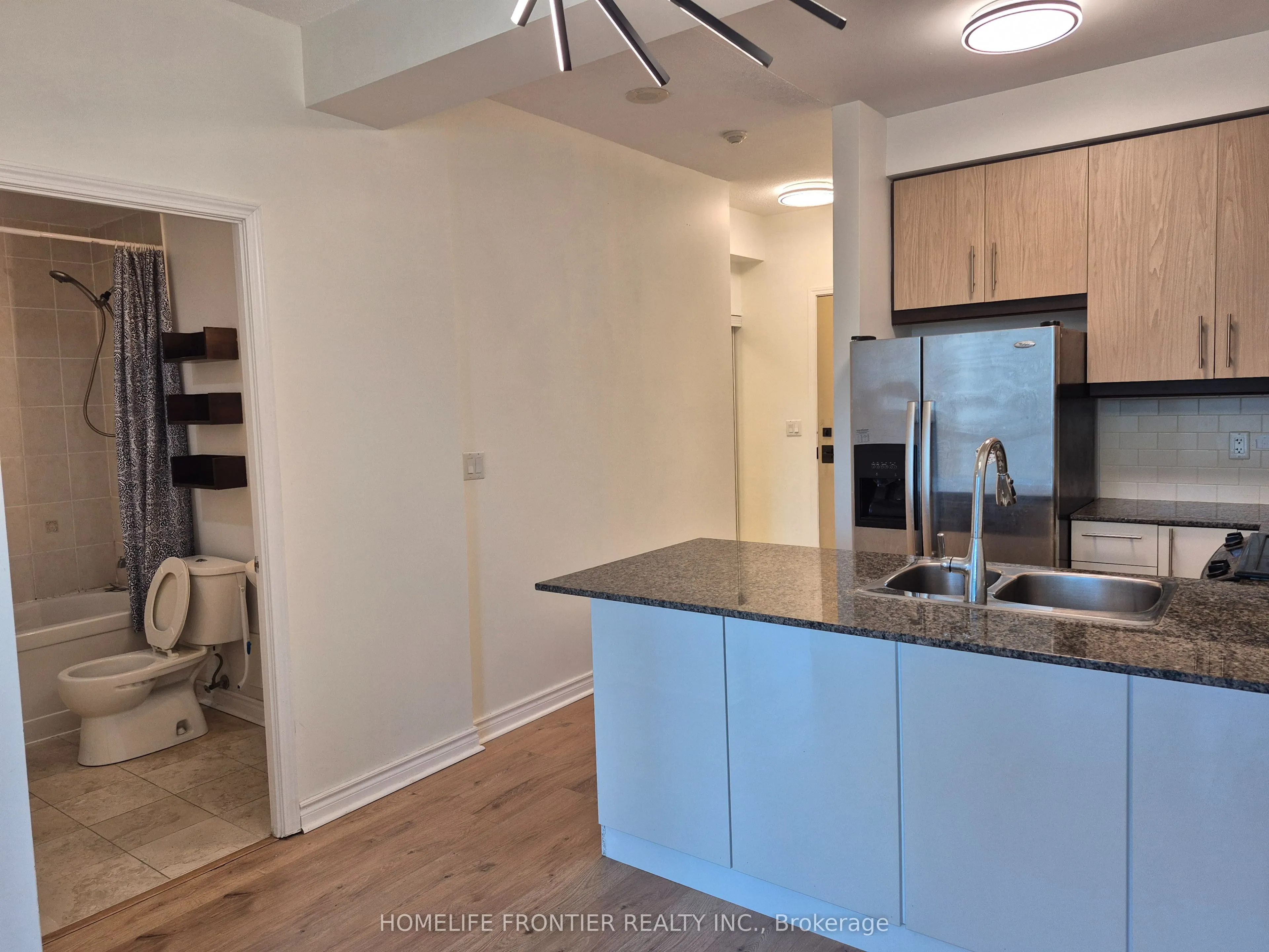 18 Holmes Avenue, #1009