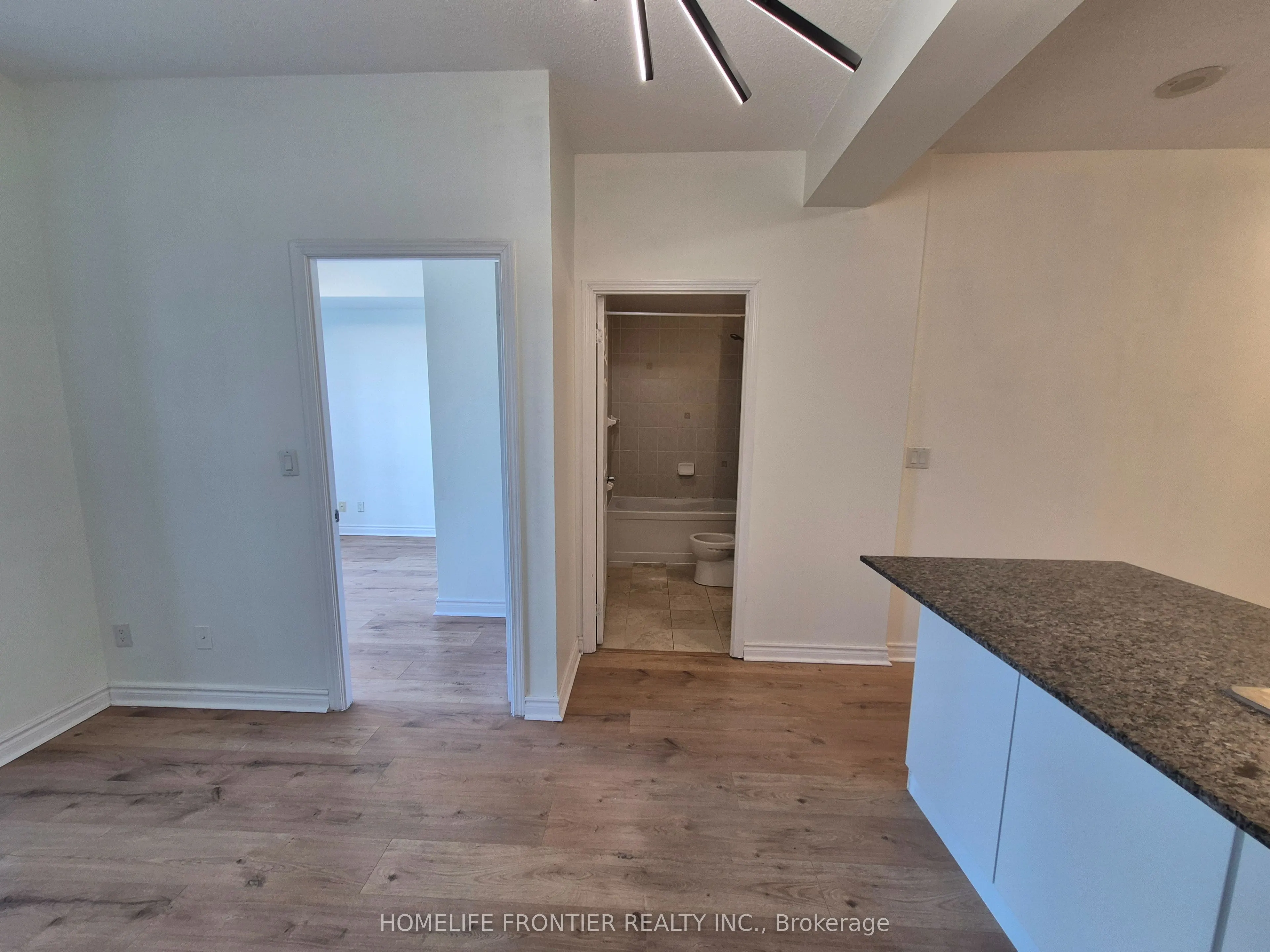 18 Holmes Avenue, #1009