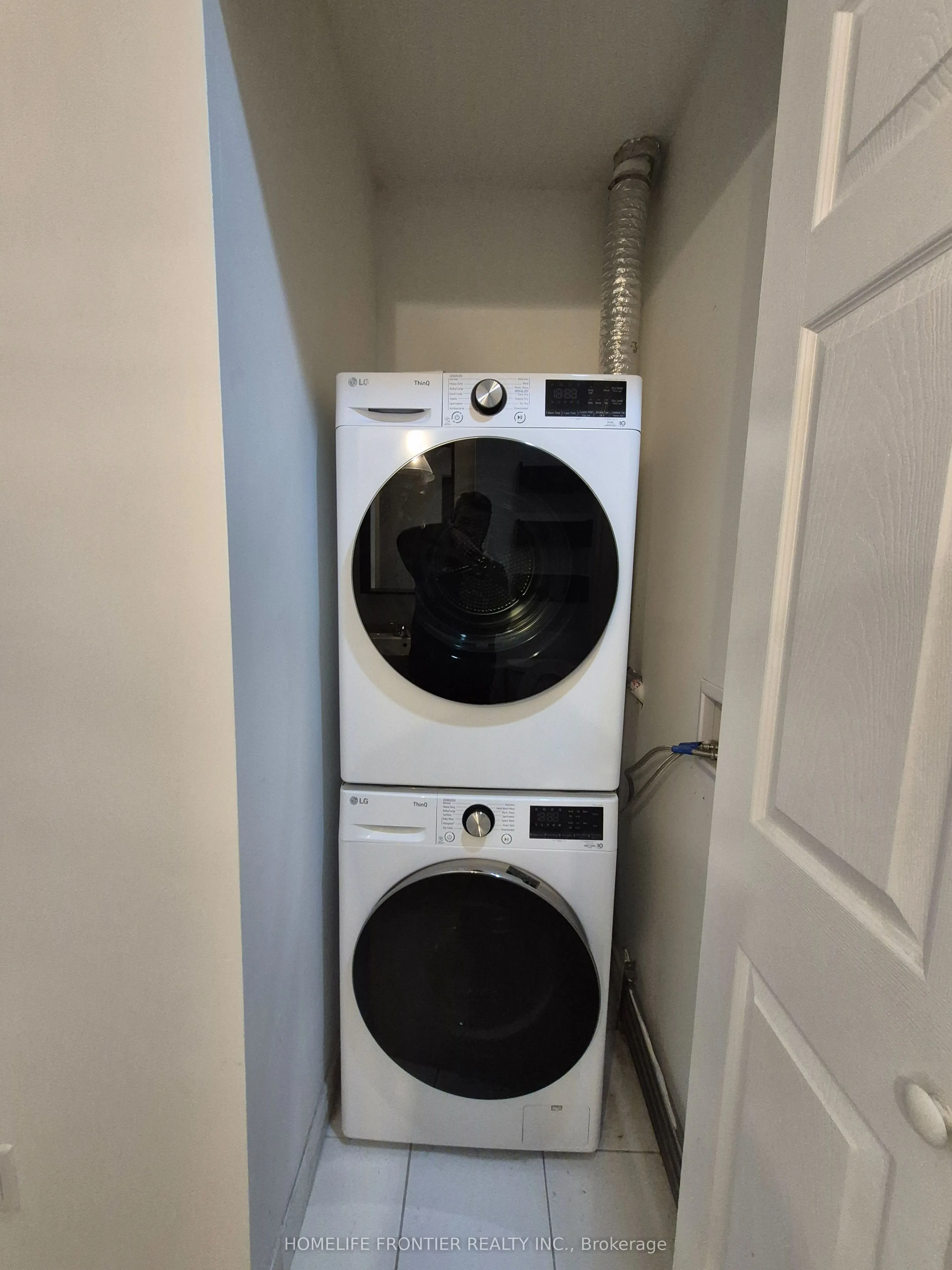 18 Holmes Avenue, #1009