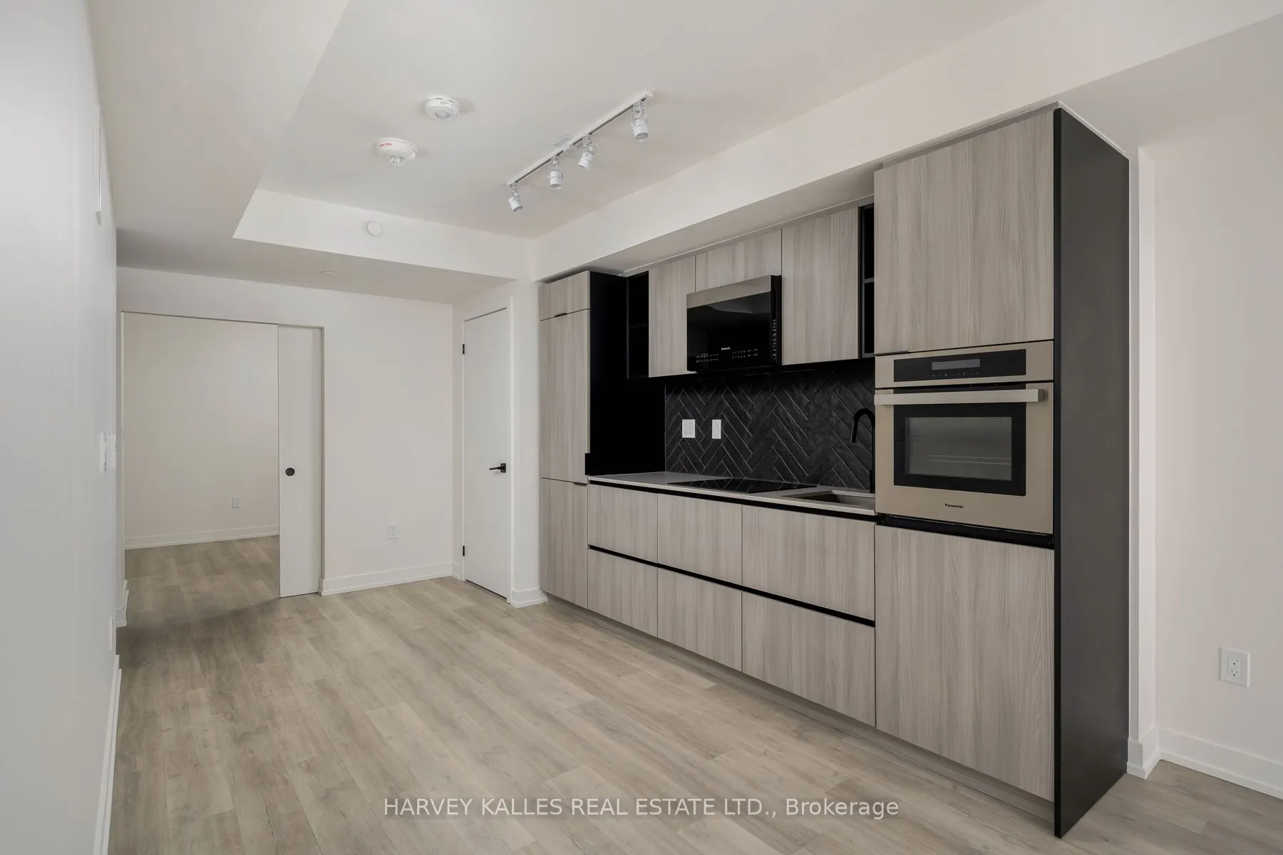 2 Augusta Avenue, #507