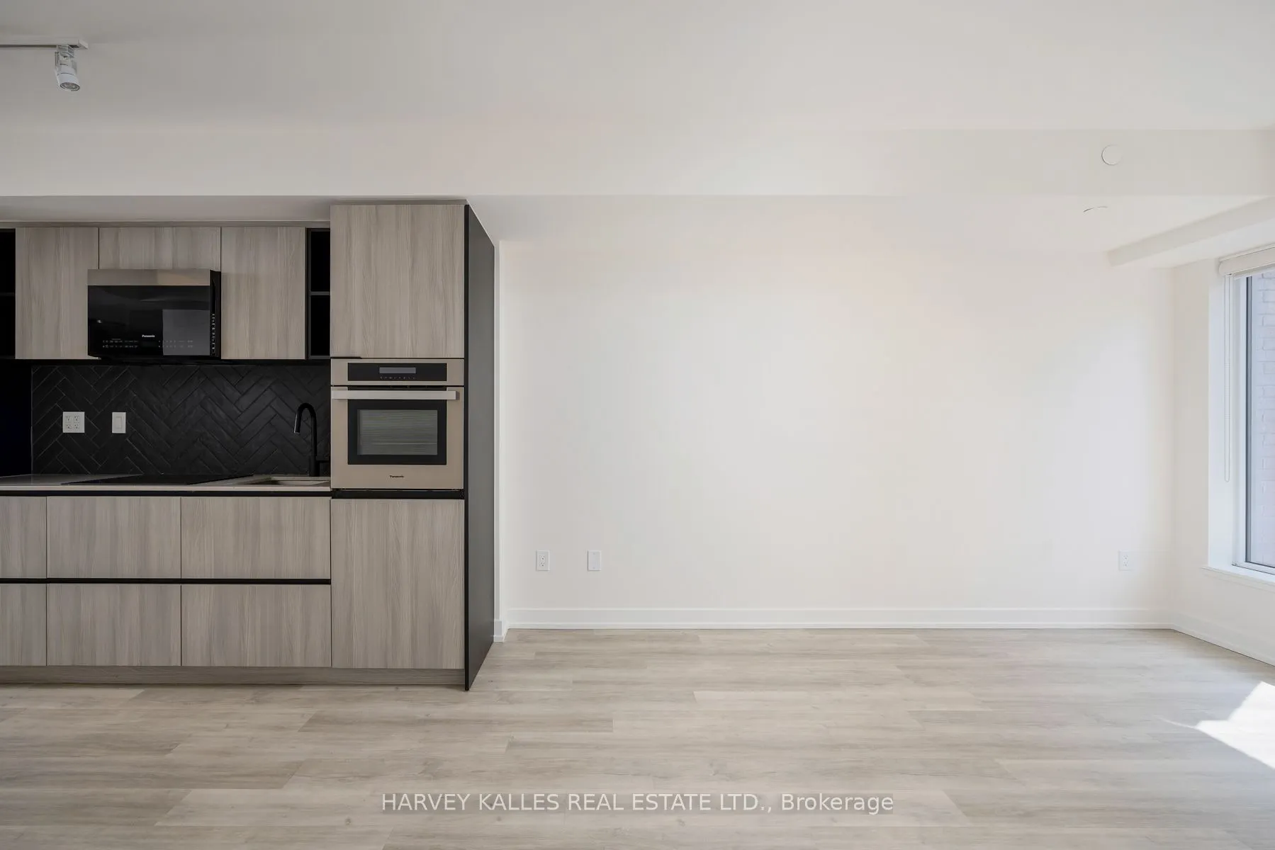 2 Augusta Avenue, #507