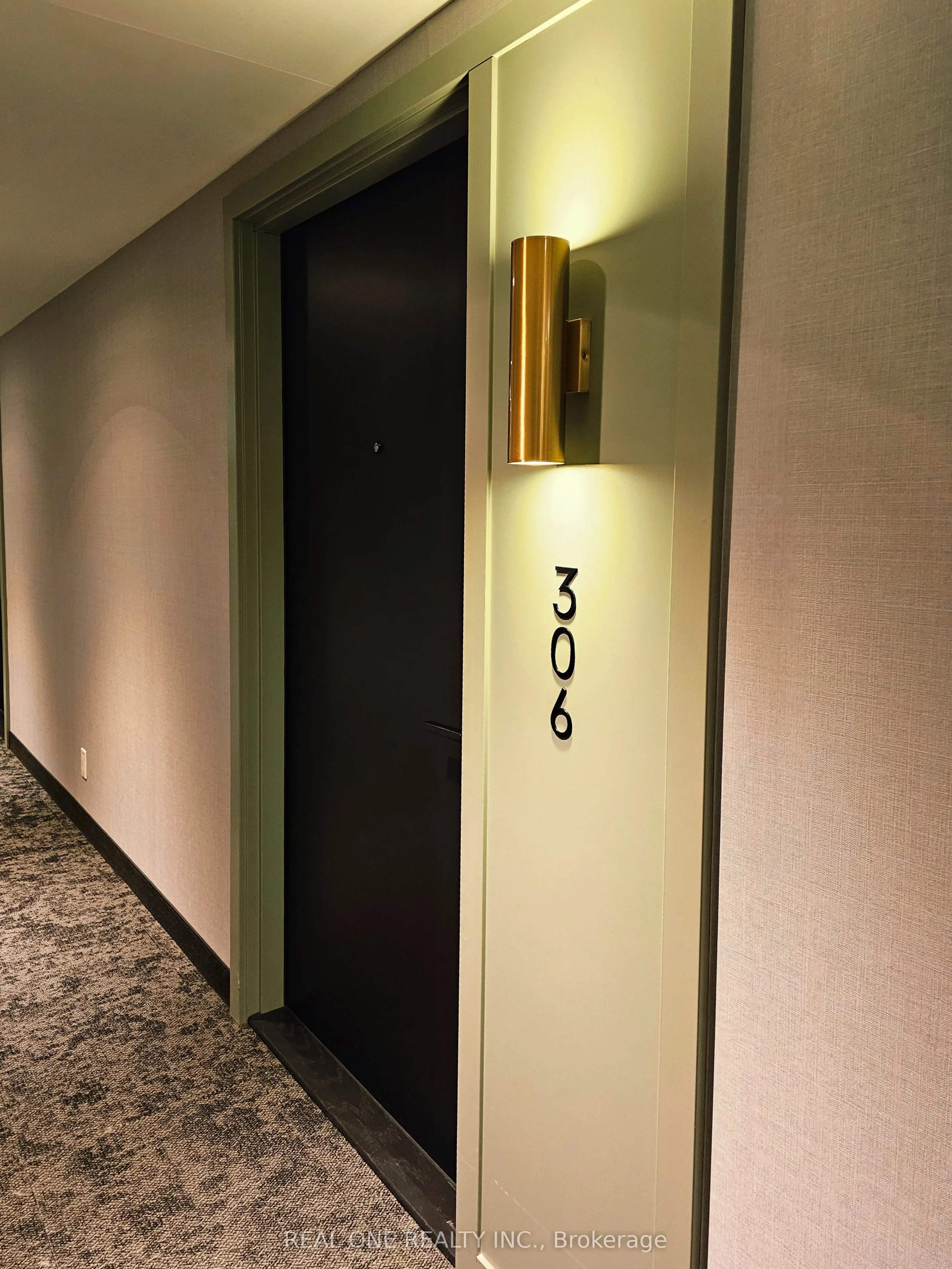 60 Shuter Street, #306