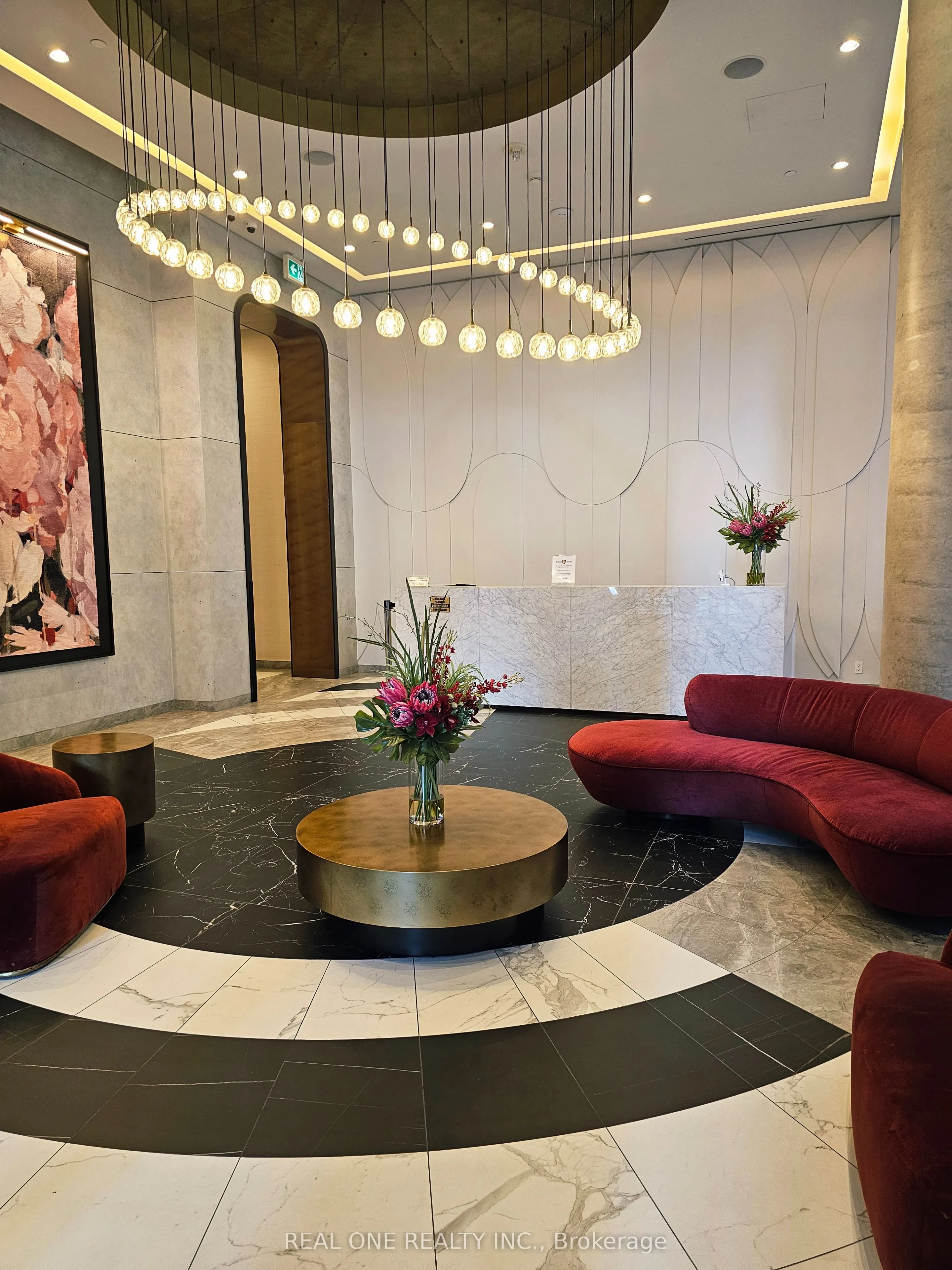 60 Shuter Street, #306