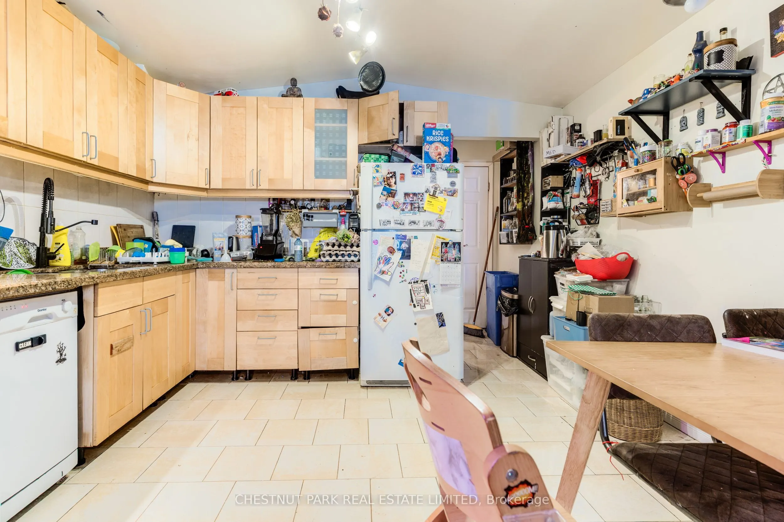 200 Ossington Avenue