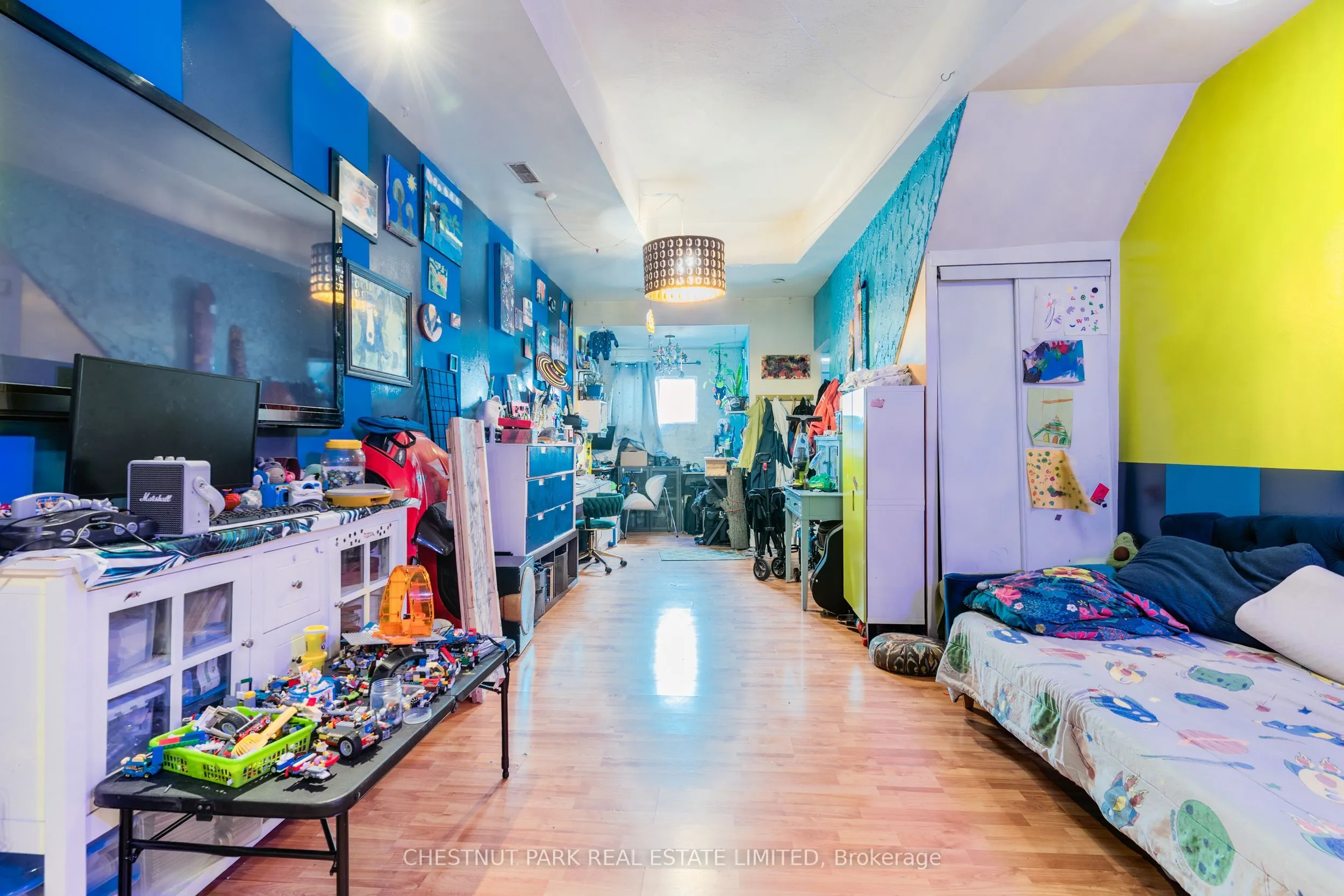 200 Ossington Avenue