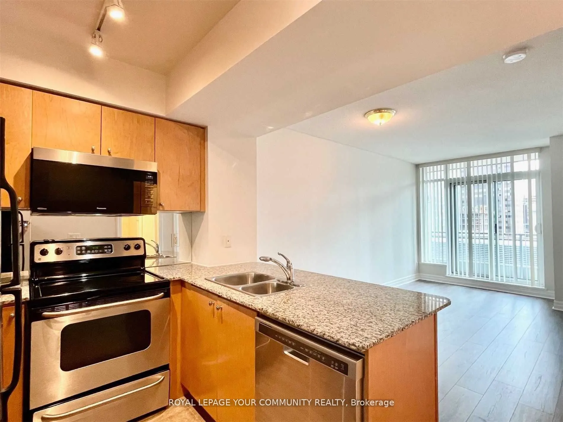 8 Scollard Street, #1006