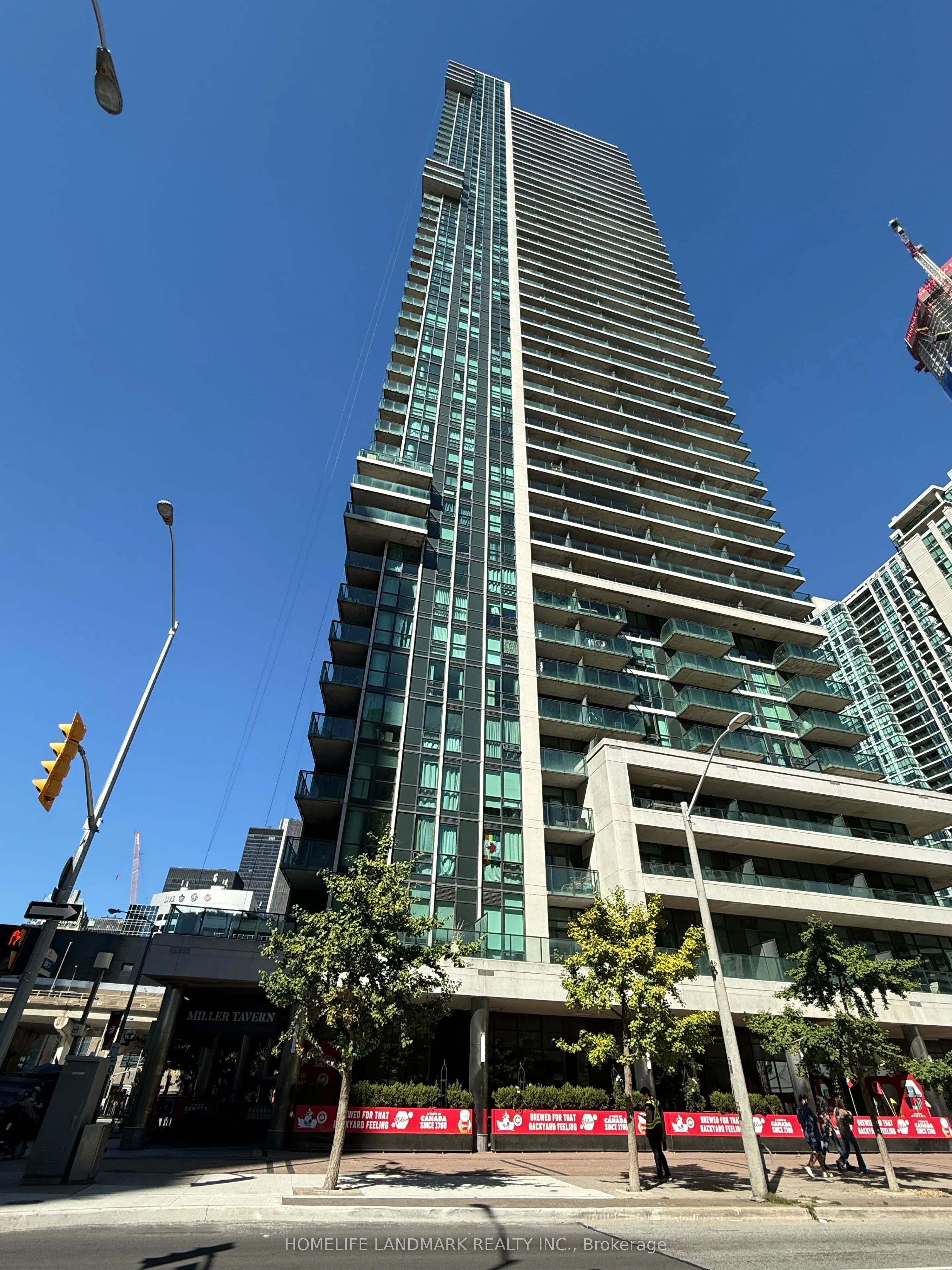 33 Bay Street, #214