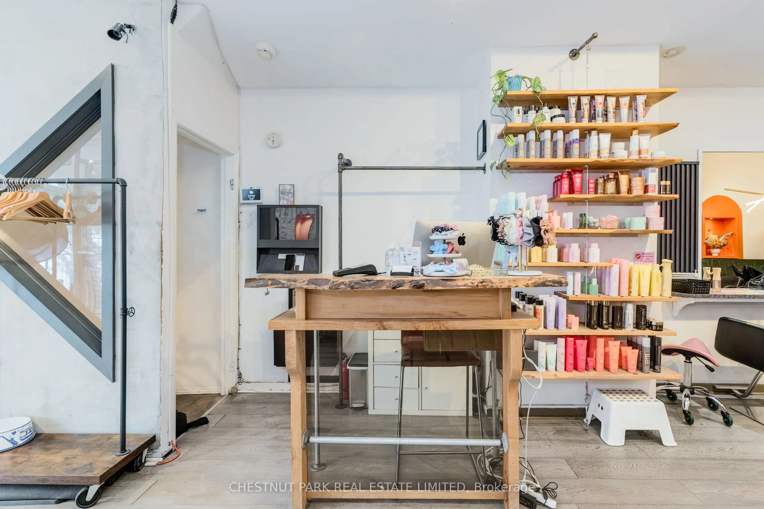 200 Ossington Avenue