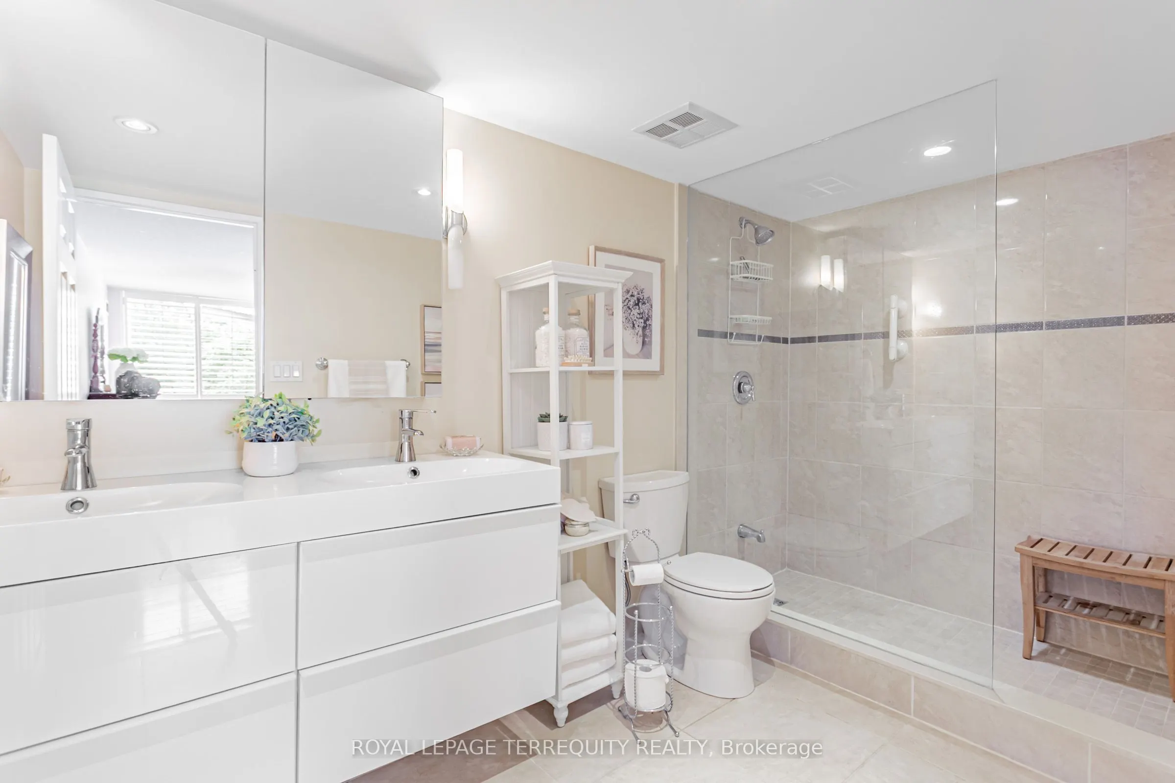 225 Davenport Road, #605