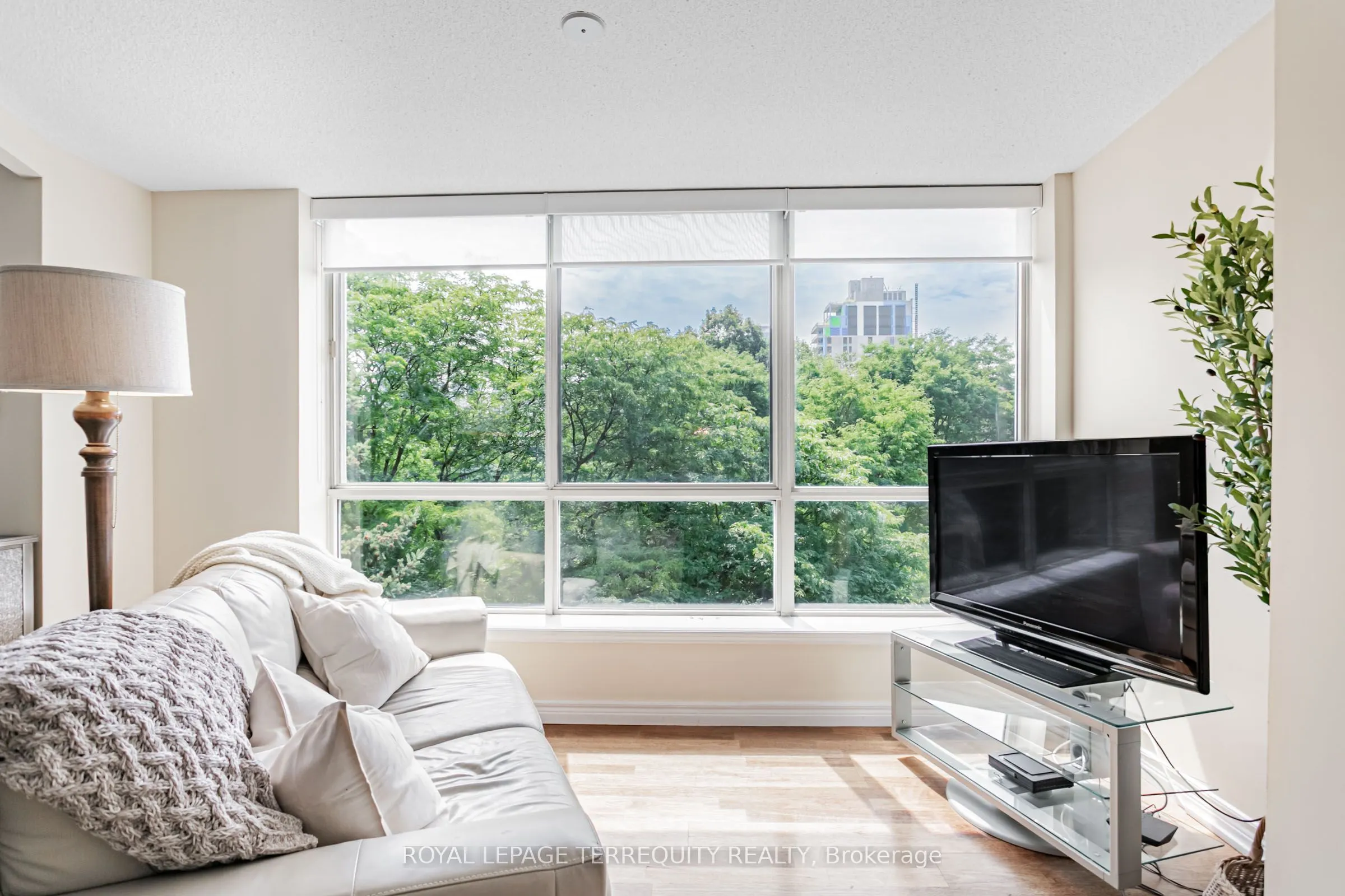 225 Davenport Road, #605