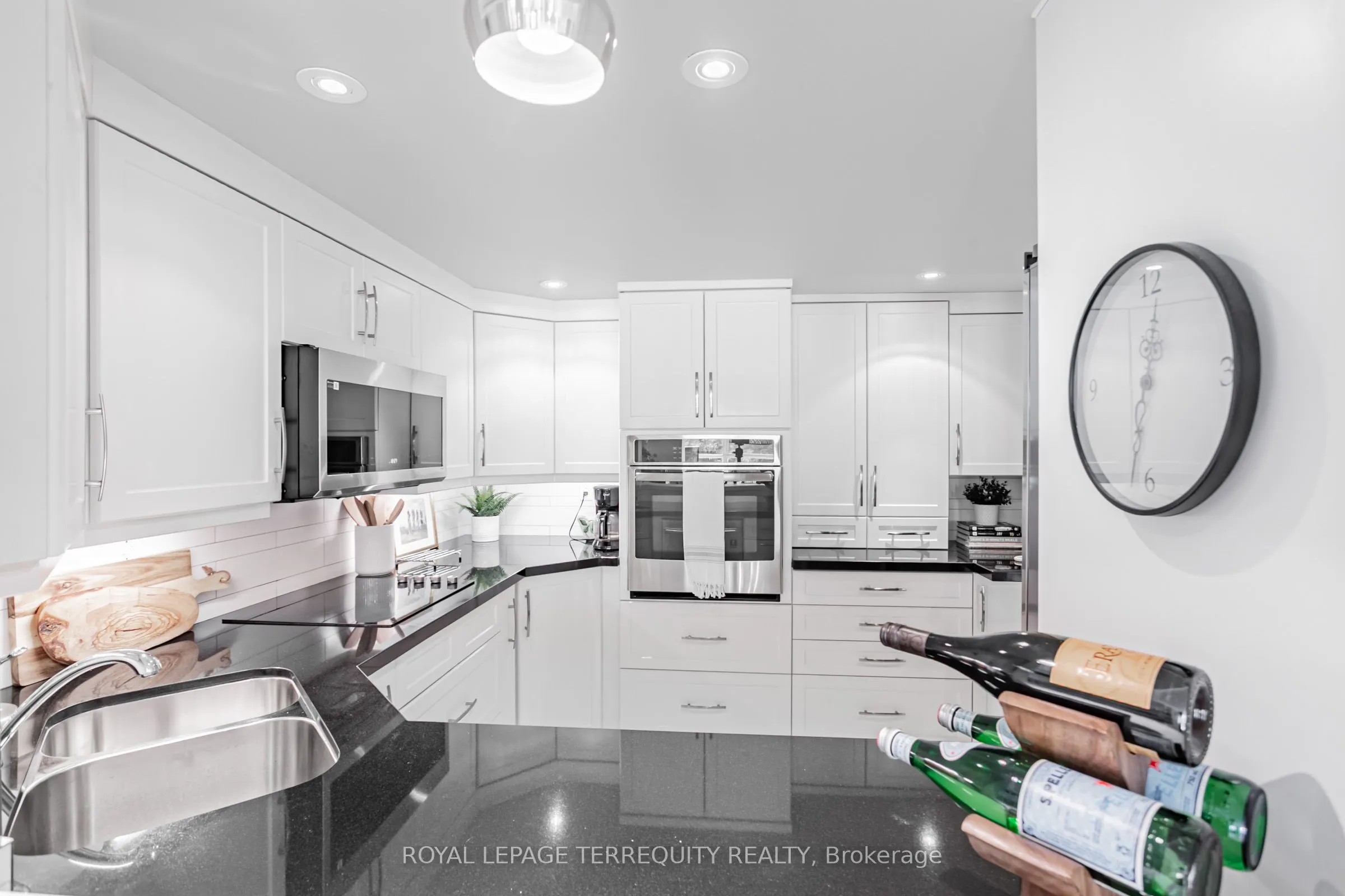 225 Davenport Road, #605