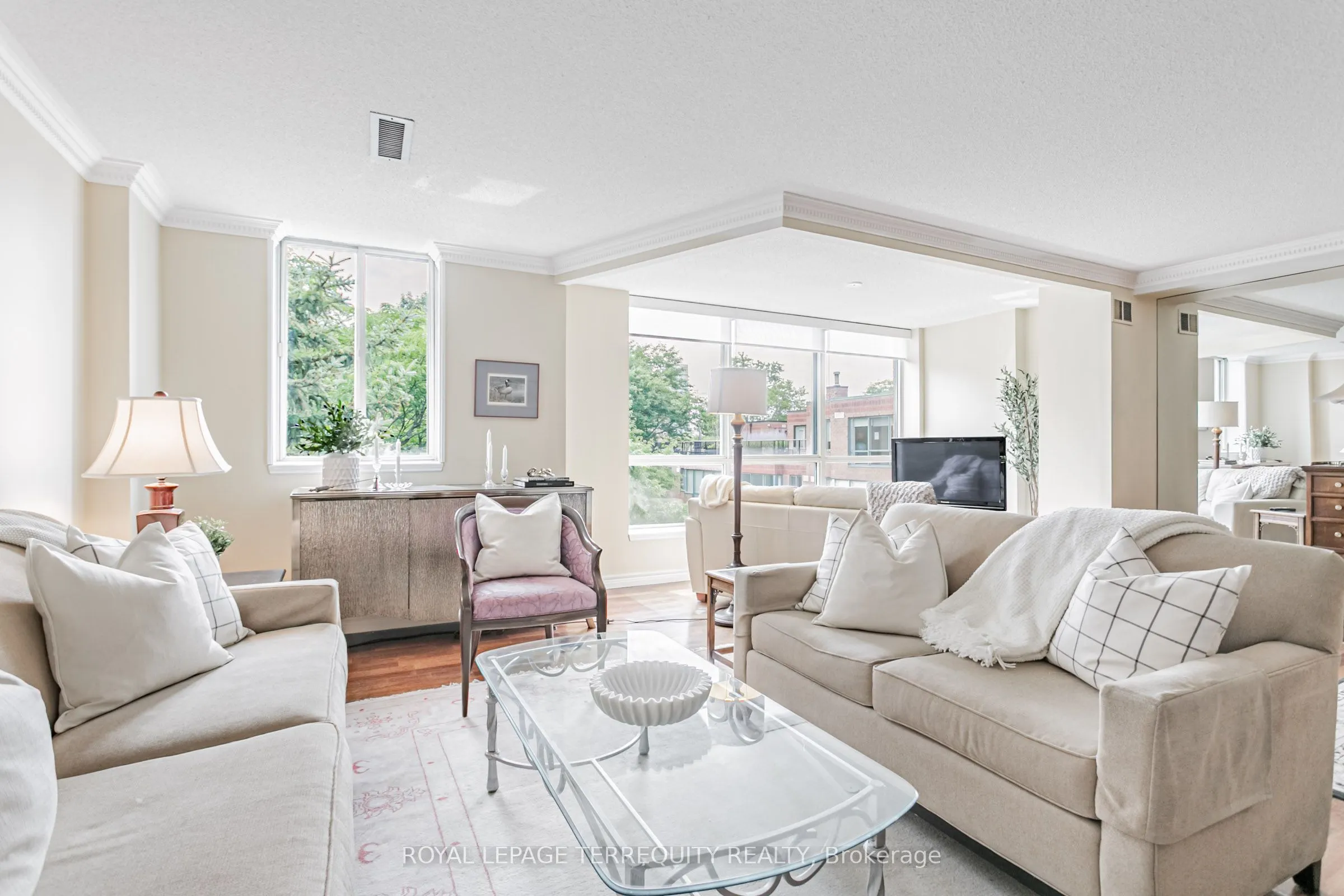 225 Davenport Road, #605