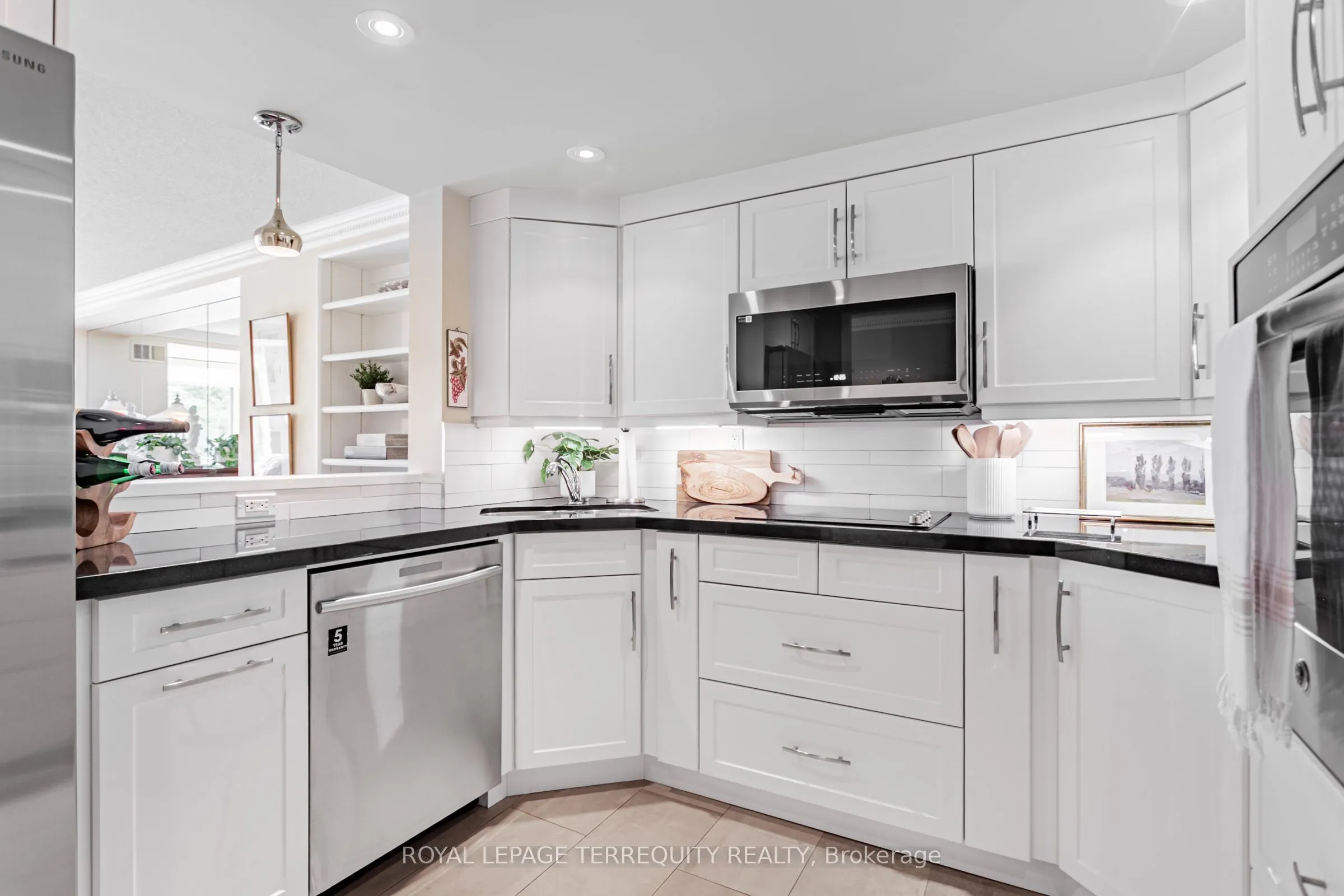 225 Davenport Road, #605