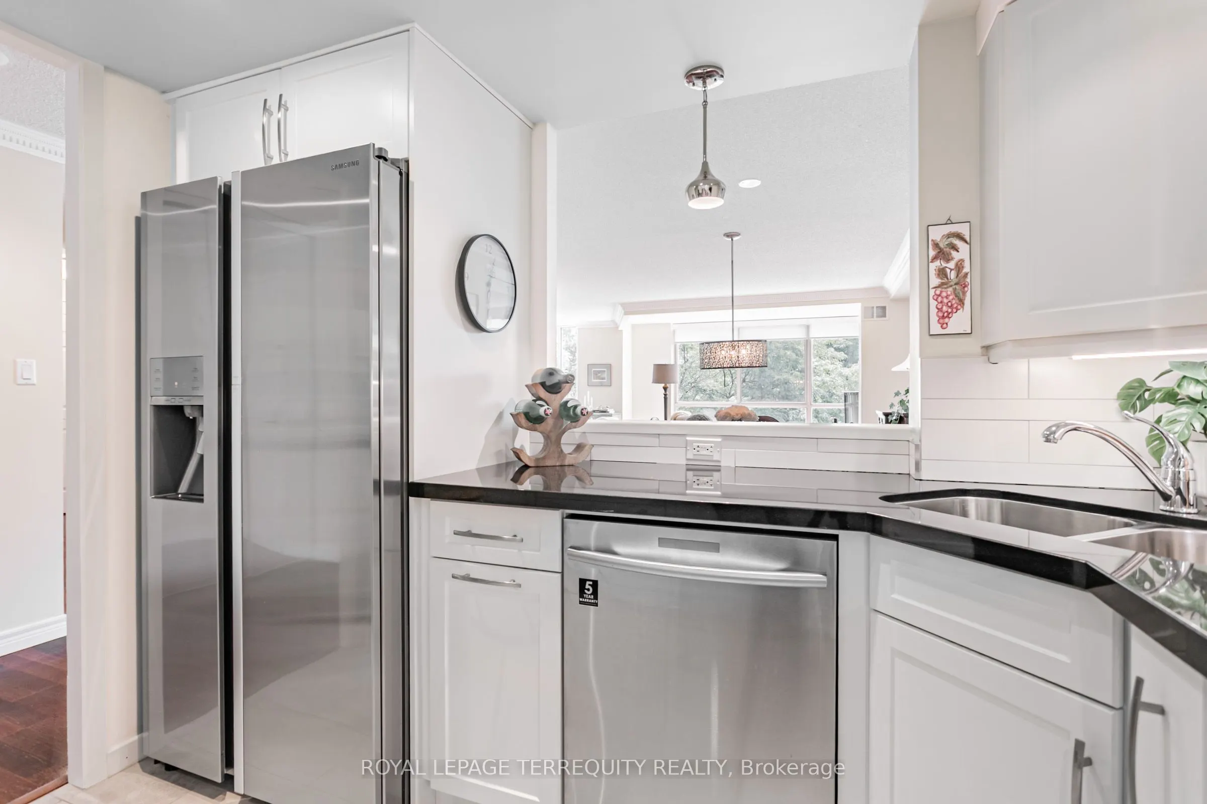 225 Davenport Road, #605