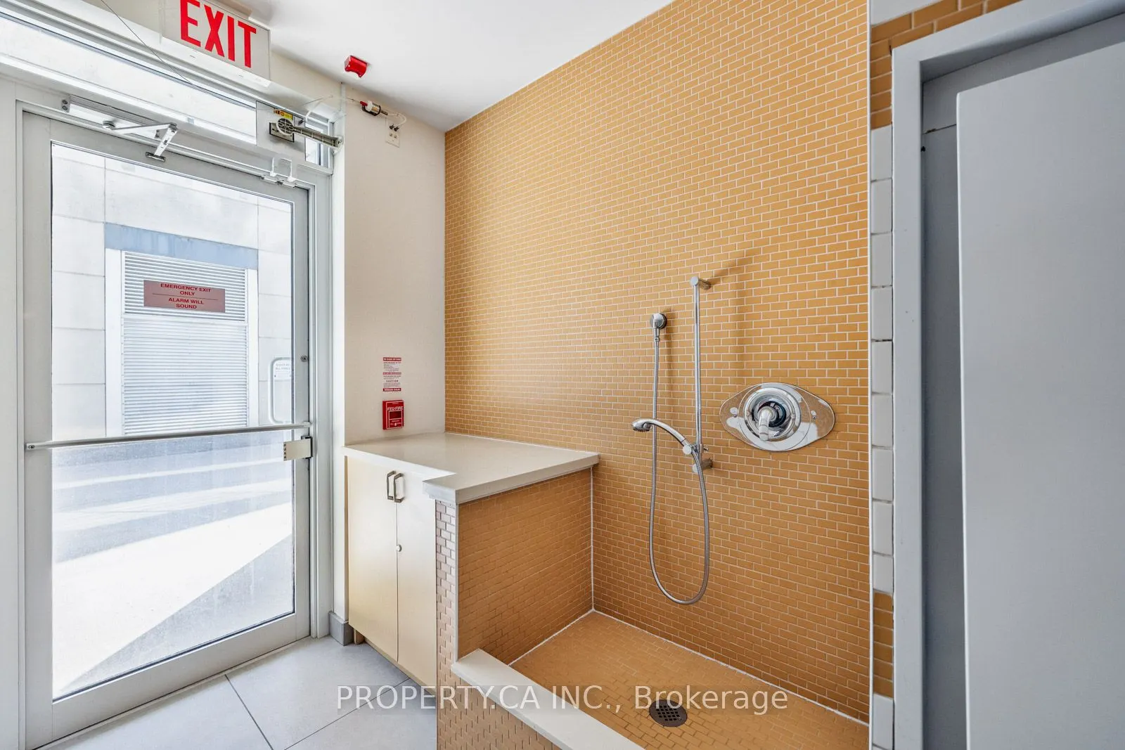 5 Hanna Avenue, #329