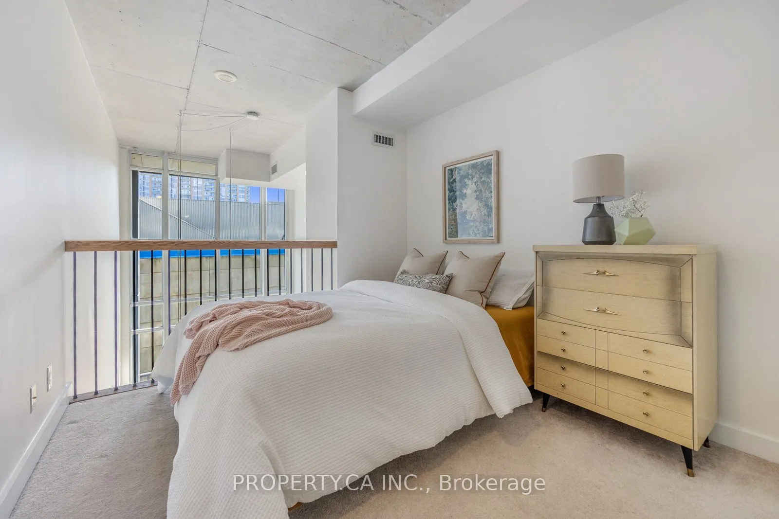 5 Hanna Avenue, #329