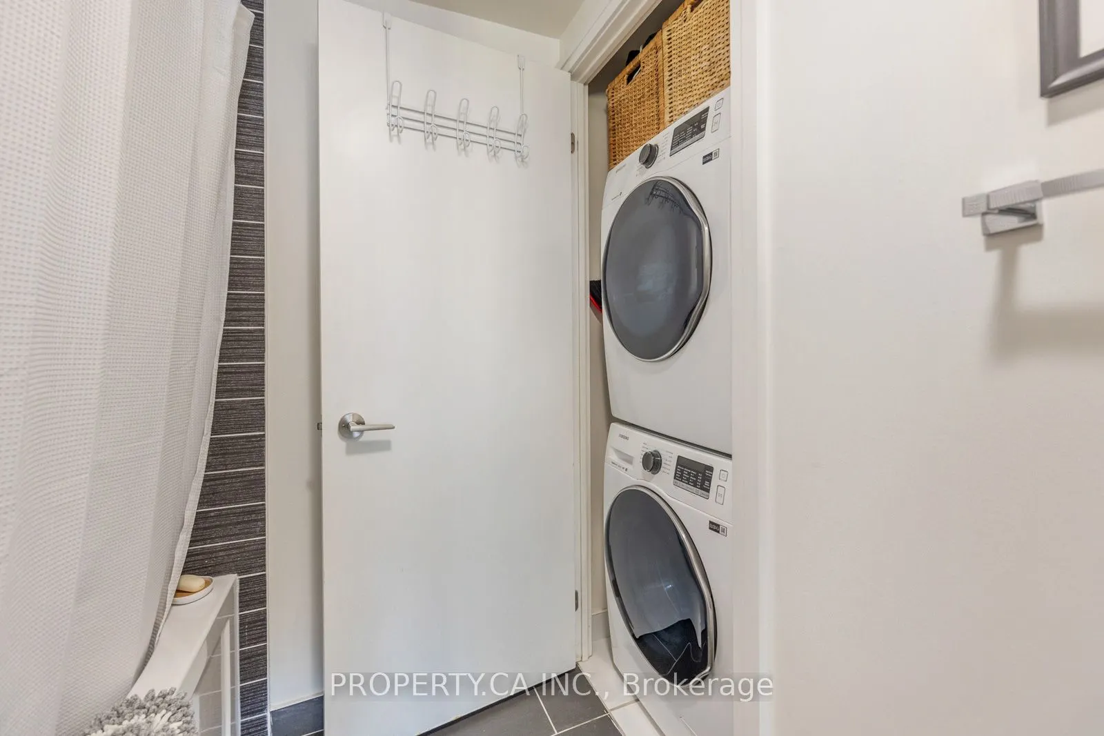 5 Hanna Avenue, #329