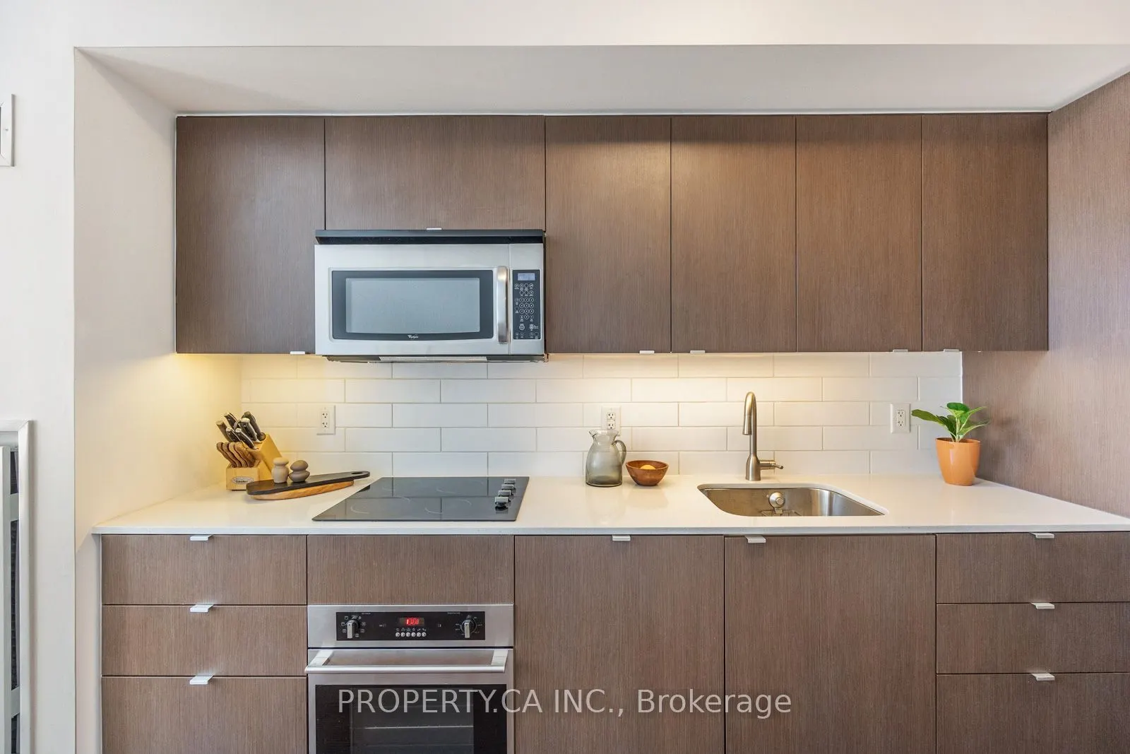 5 Hanna Avenue, #329