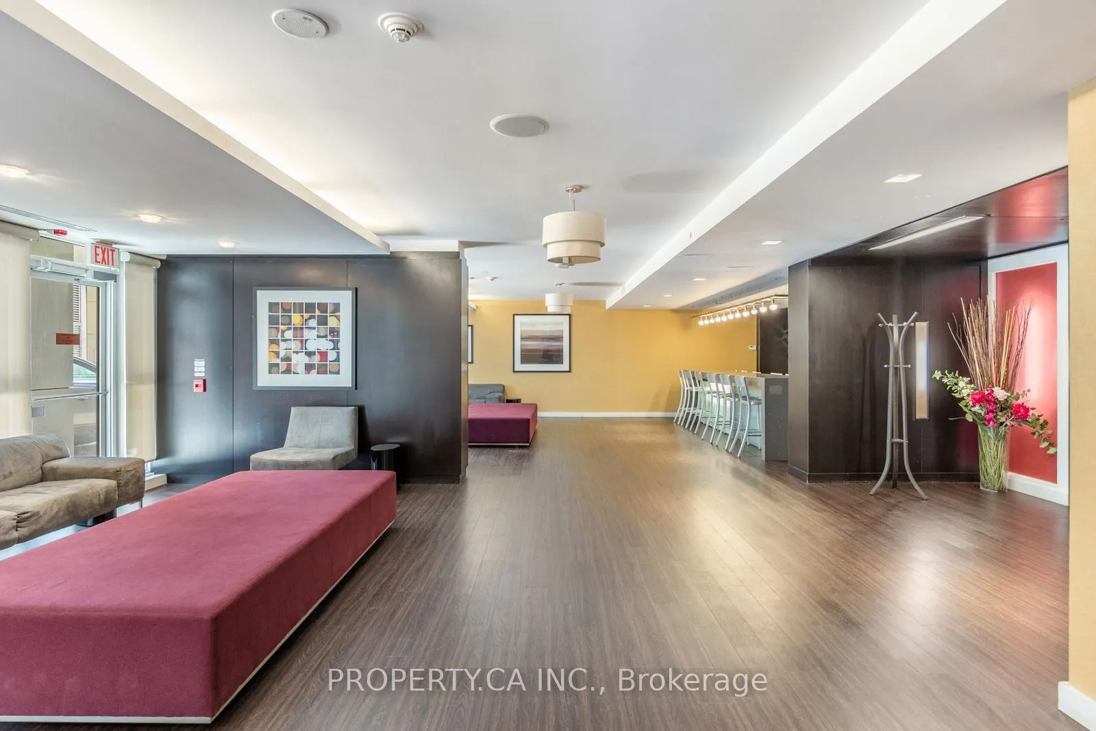 5 Hanna Avenue, #329