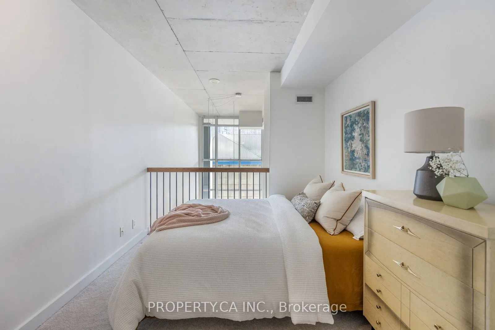 5 Hanna Avenue, #329