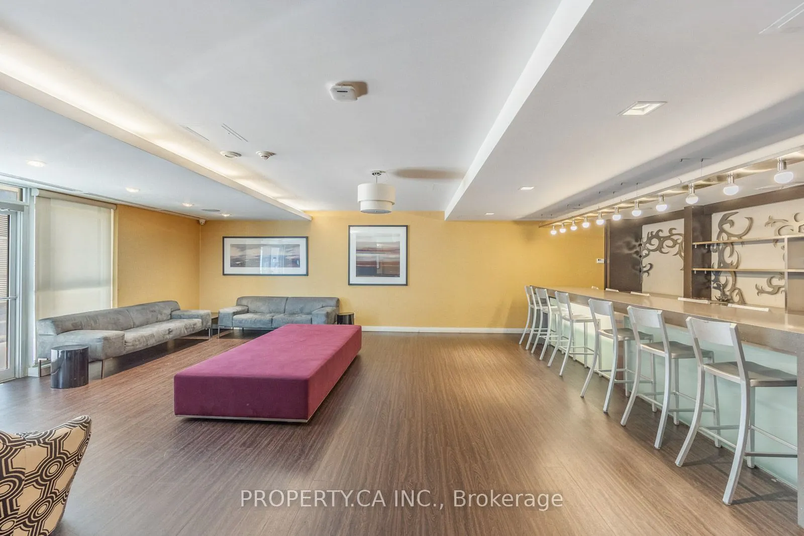 5 Hanna Avenue, #329