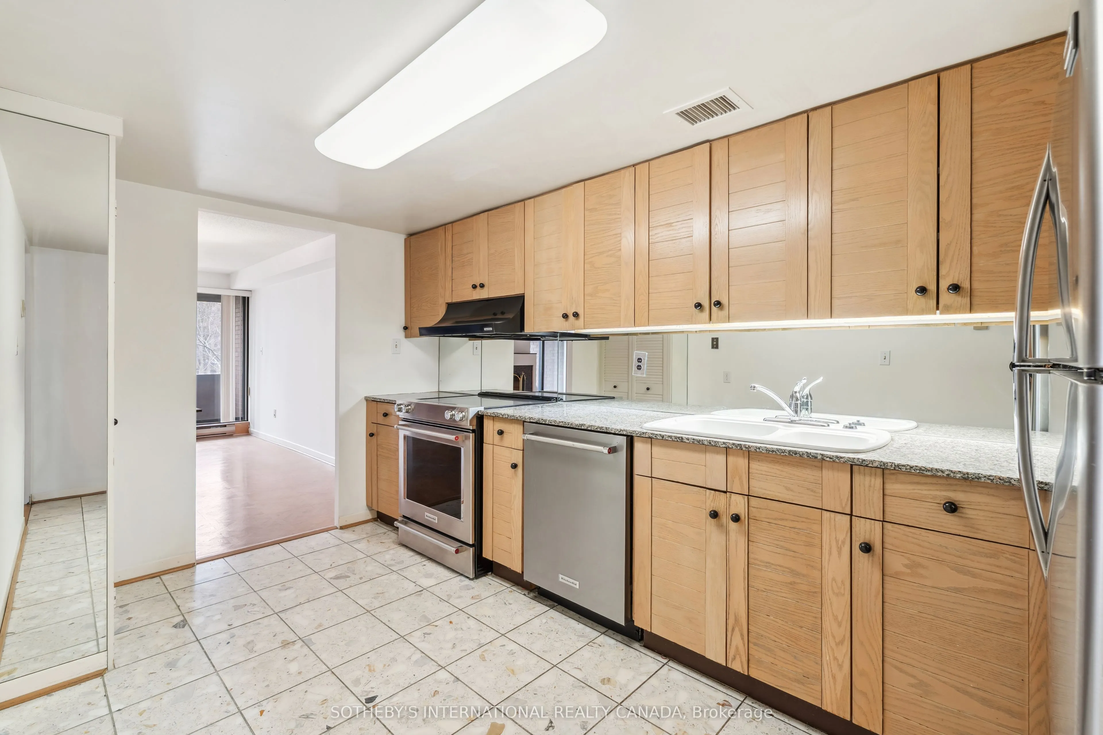349 St Clair Avenue W, #301