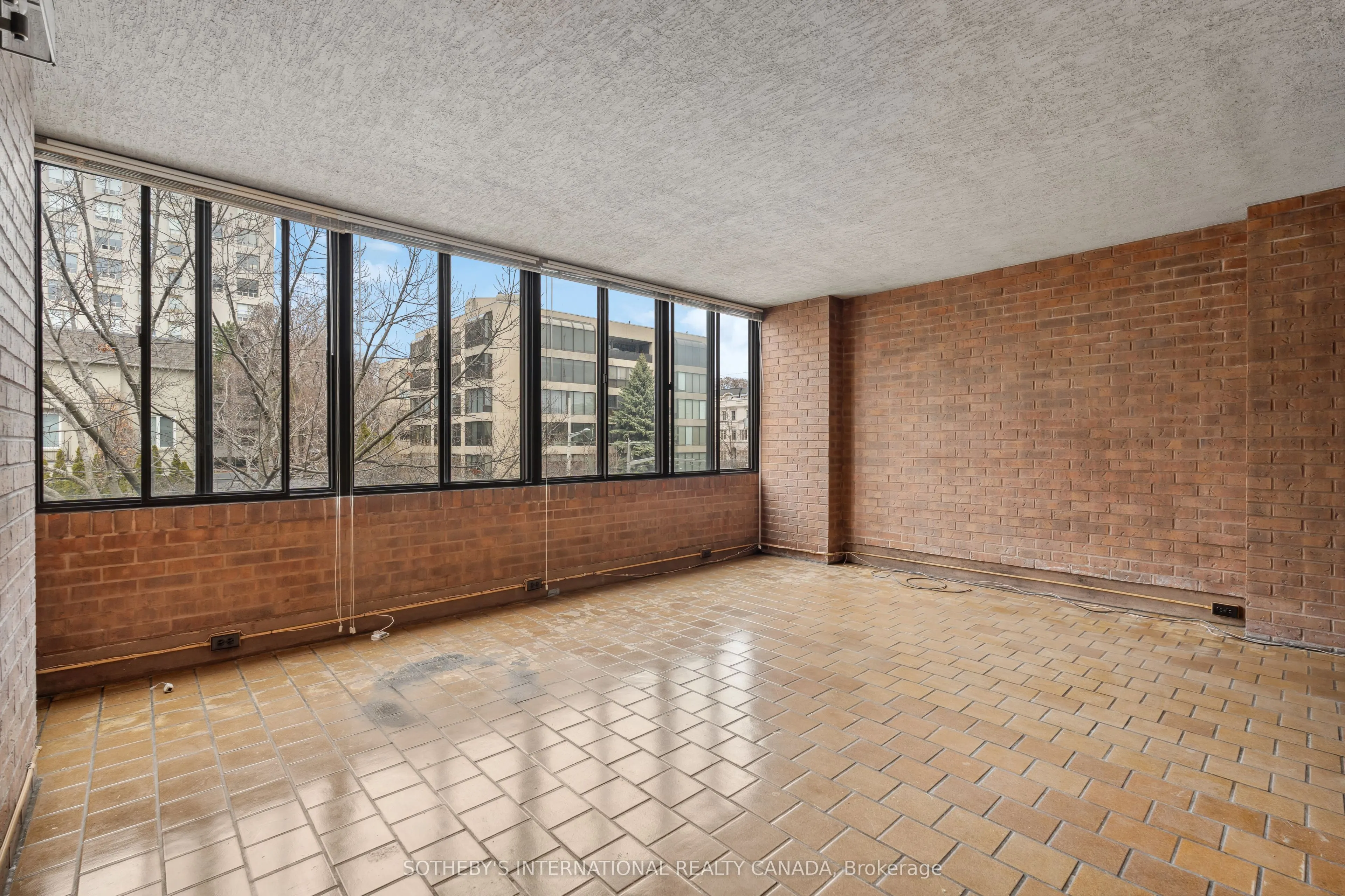 349 St Clair Avenue W, #301