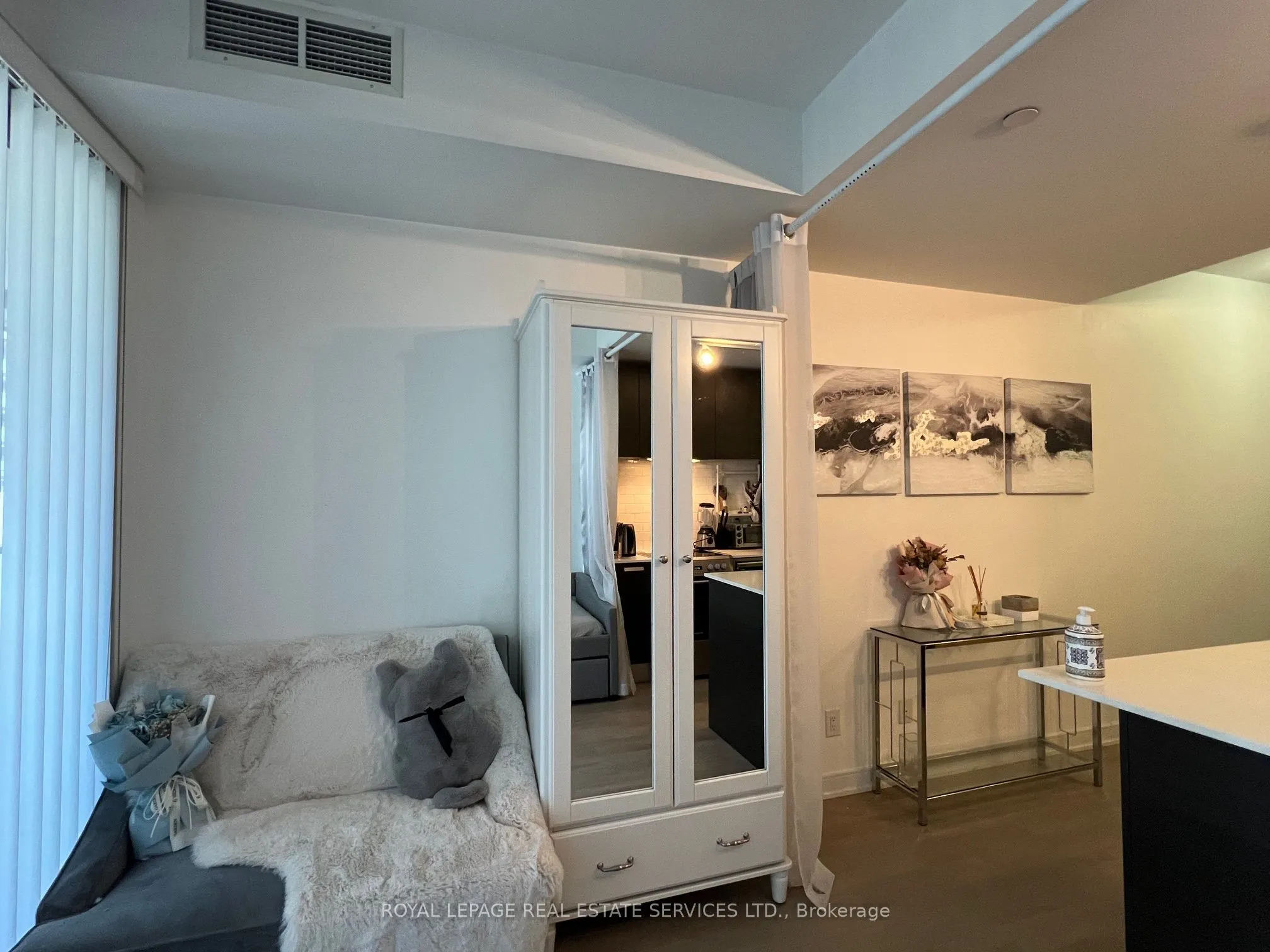 57 St Joseph Street, #806