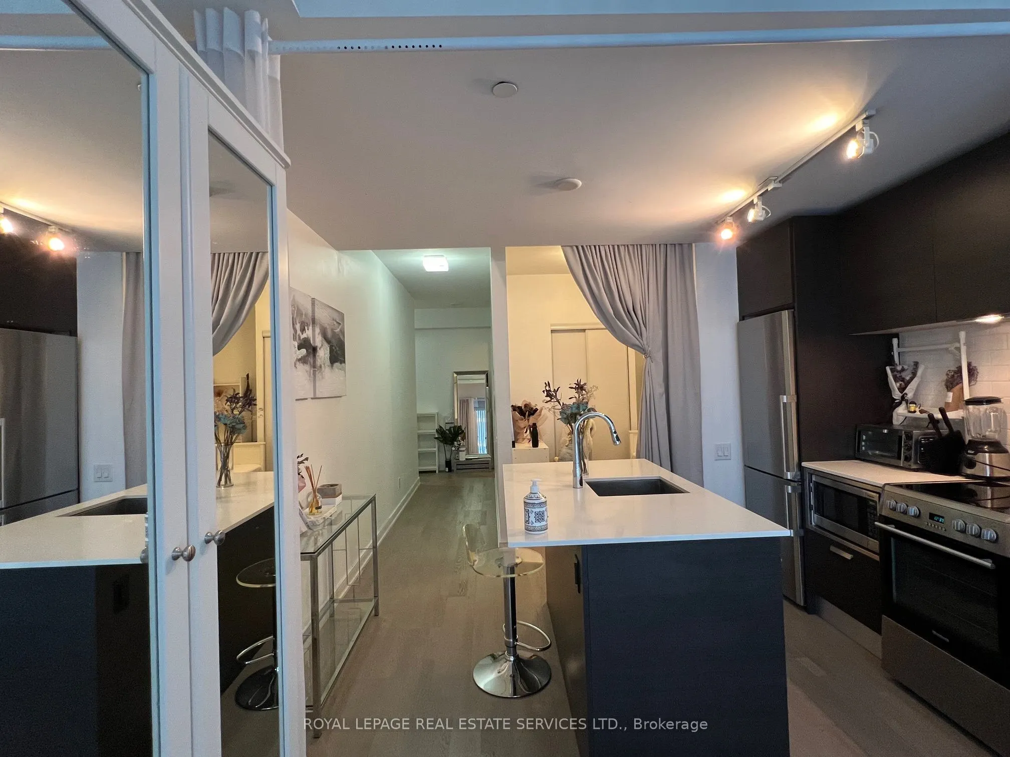 57 St Joseph Street, #806