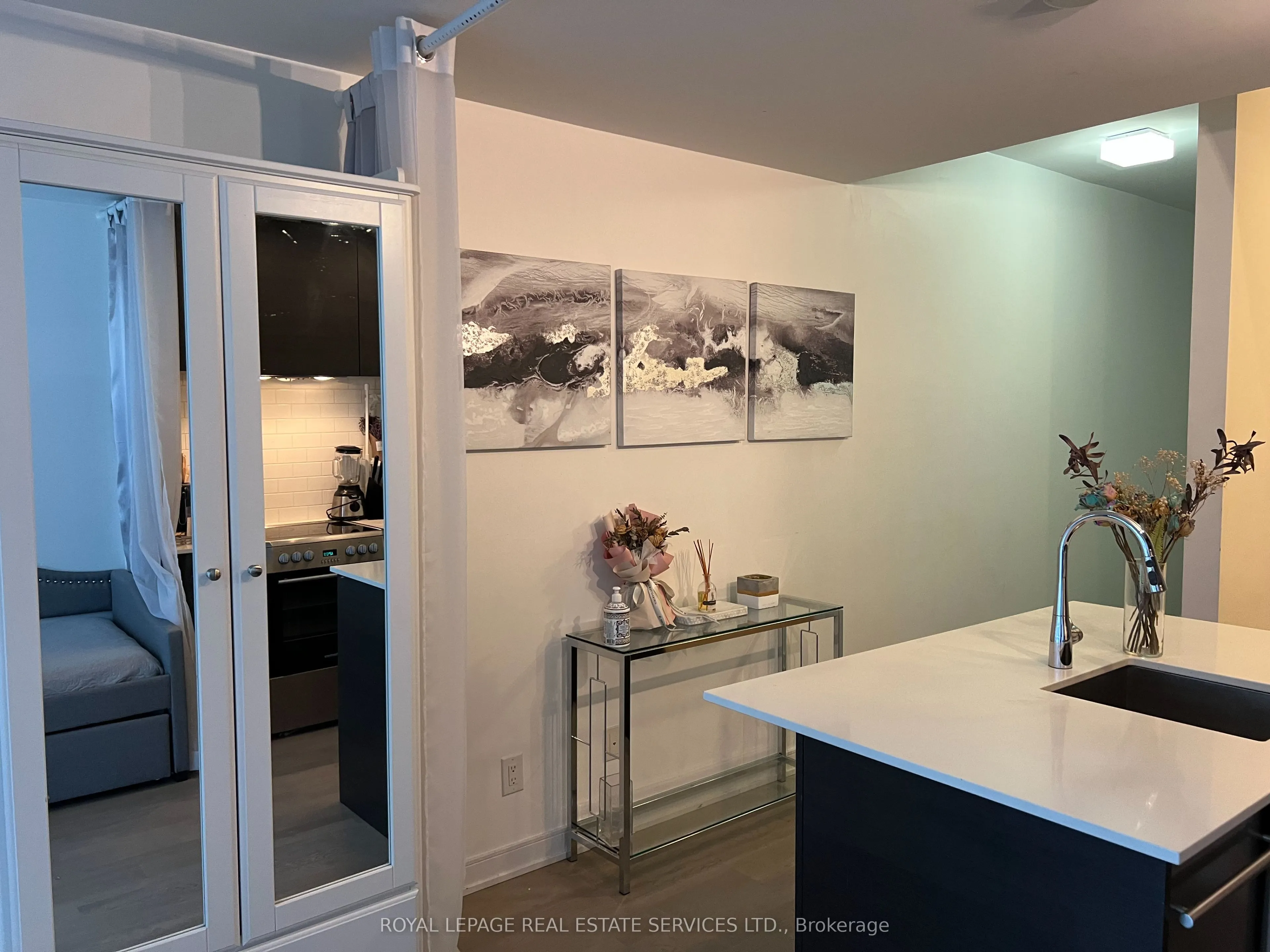 57 St Joseph Street, #806