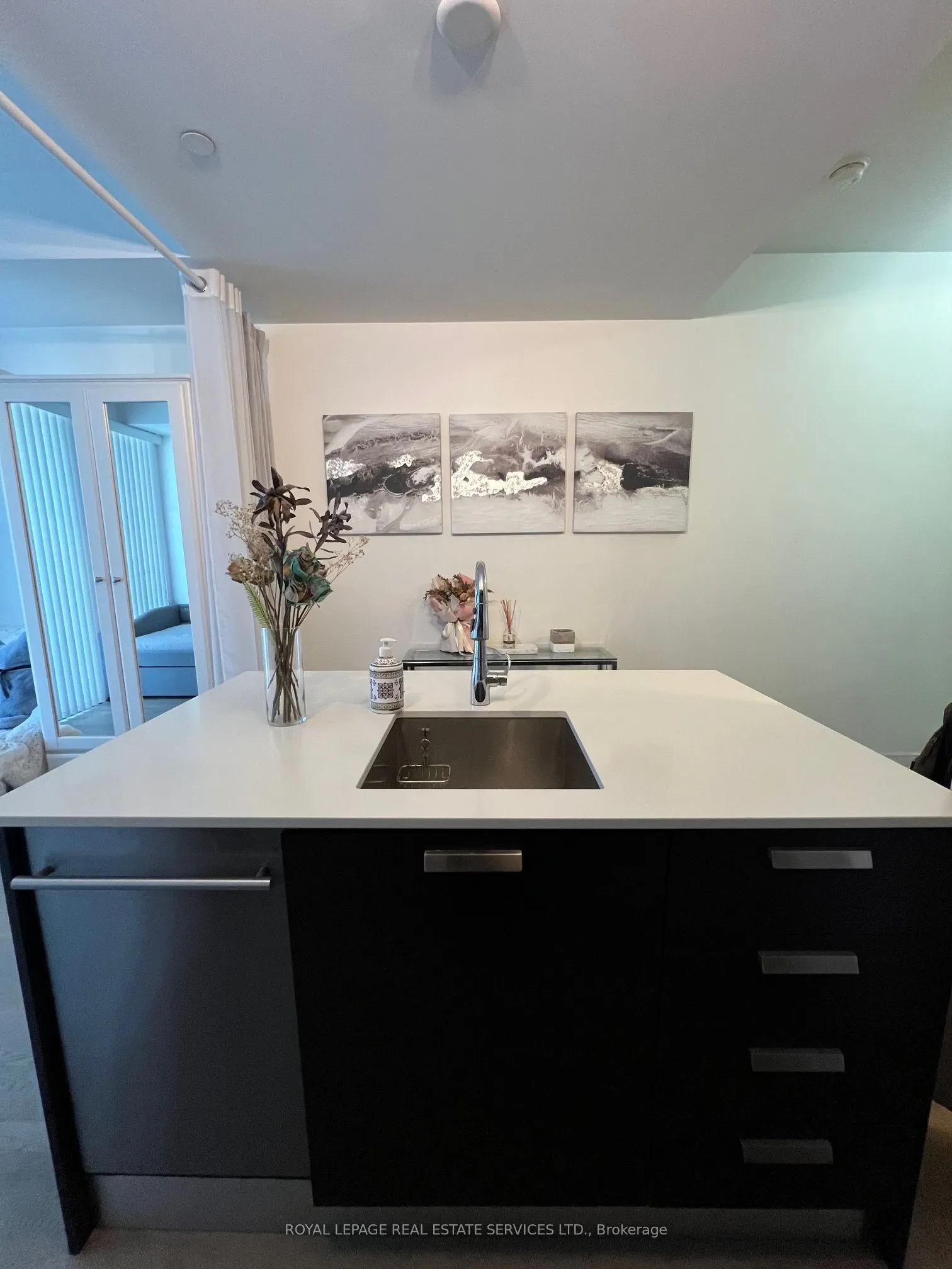 57 St Joseph Street, #806