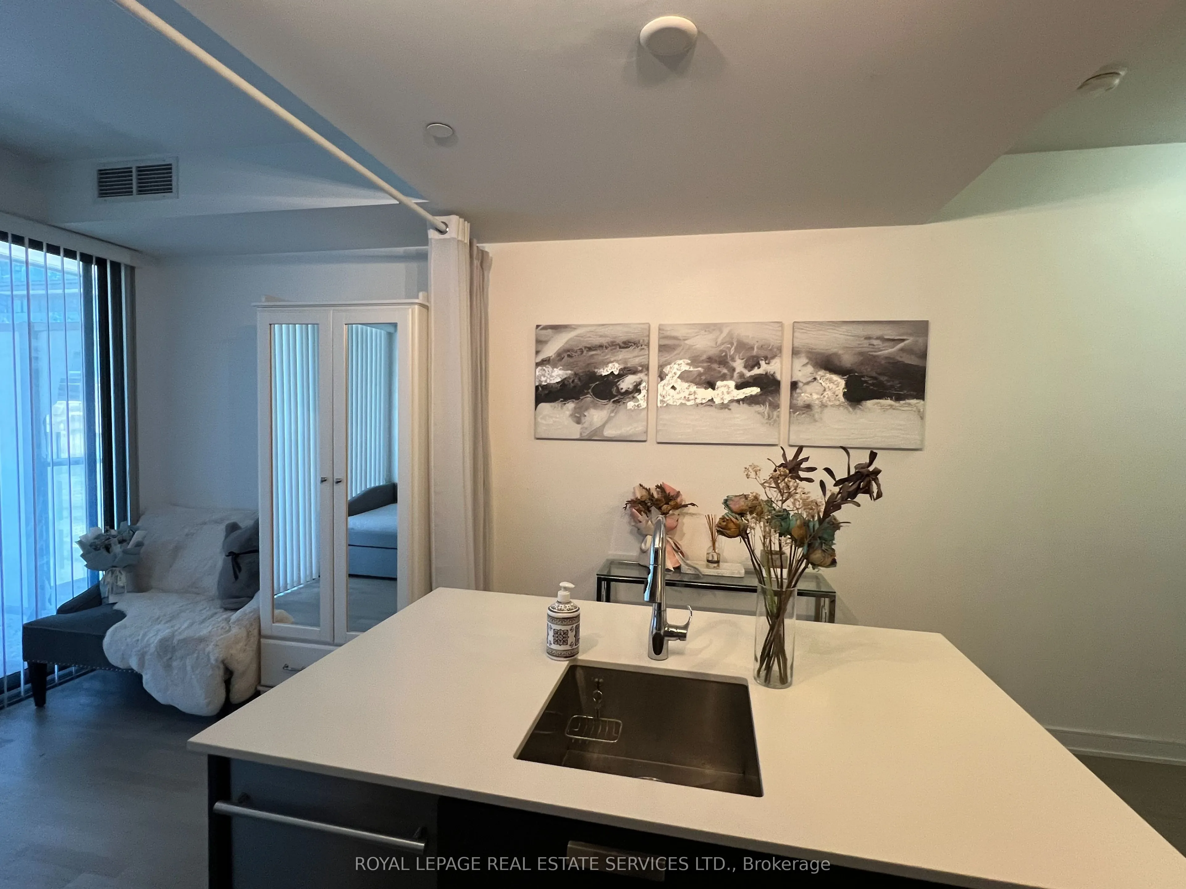 57 St Joseph Street, #806