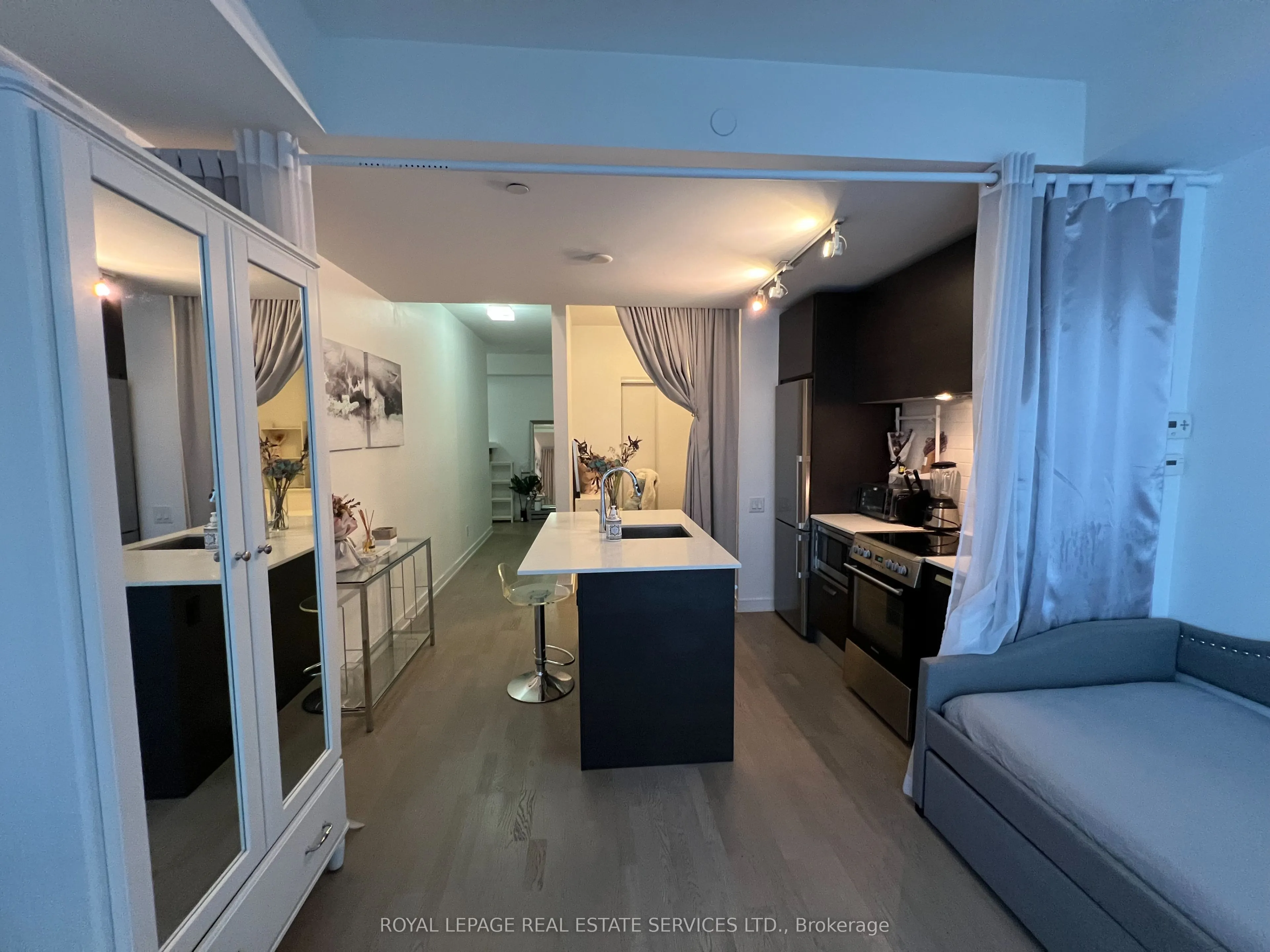 57 St Joseph Street, #806