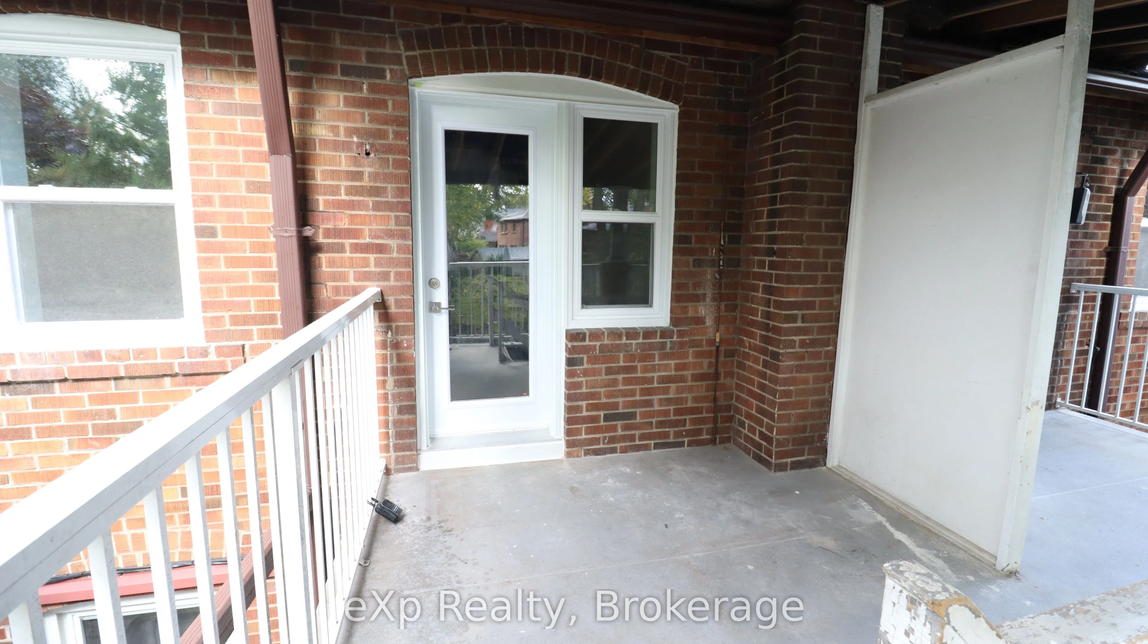 875 Millwood Road, #3B