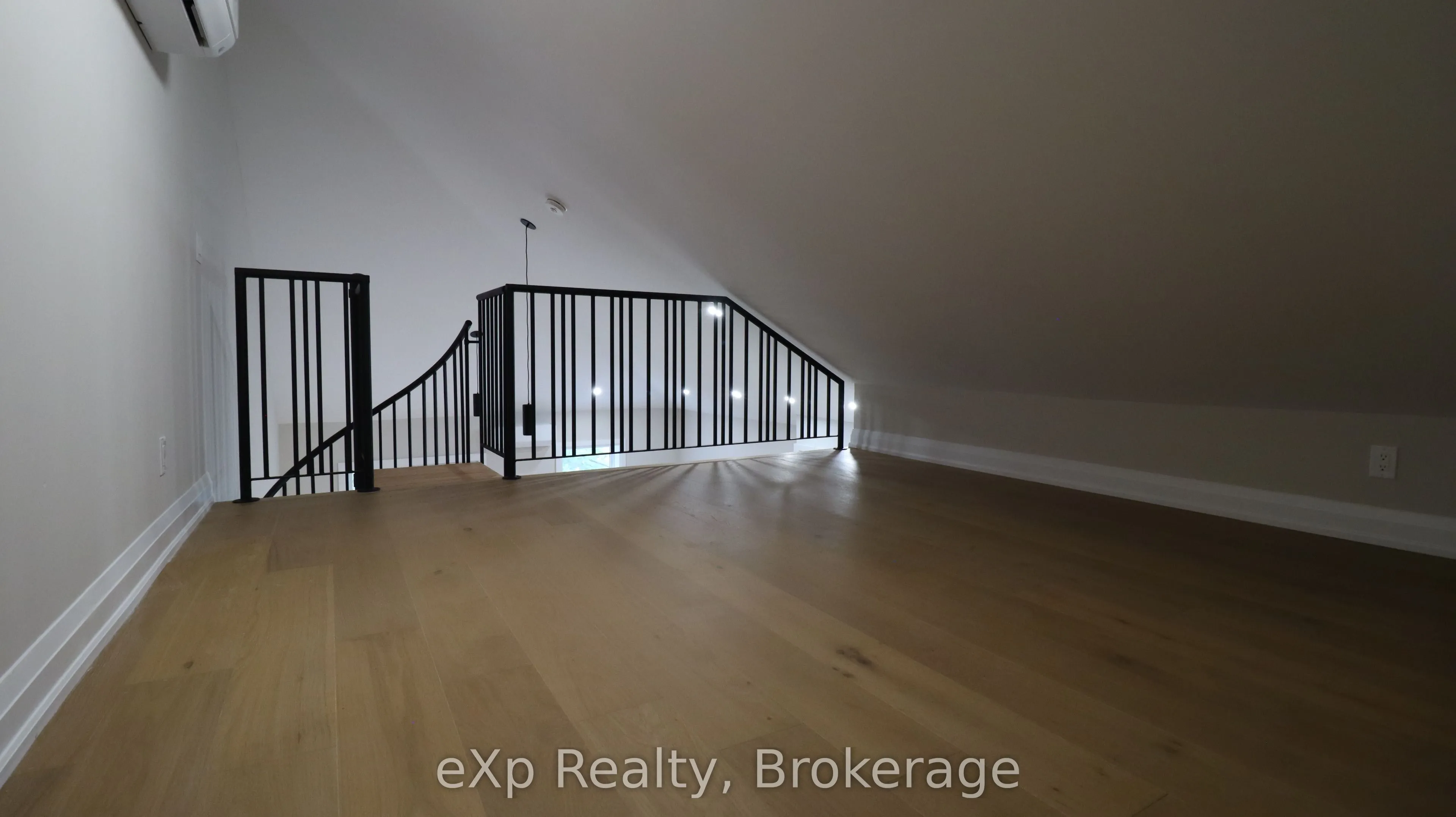 875 Millwood Road, #3B