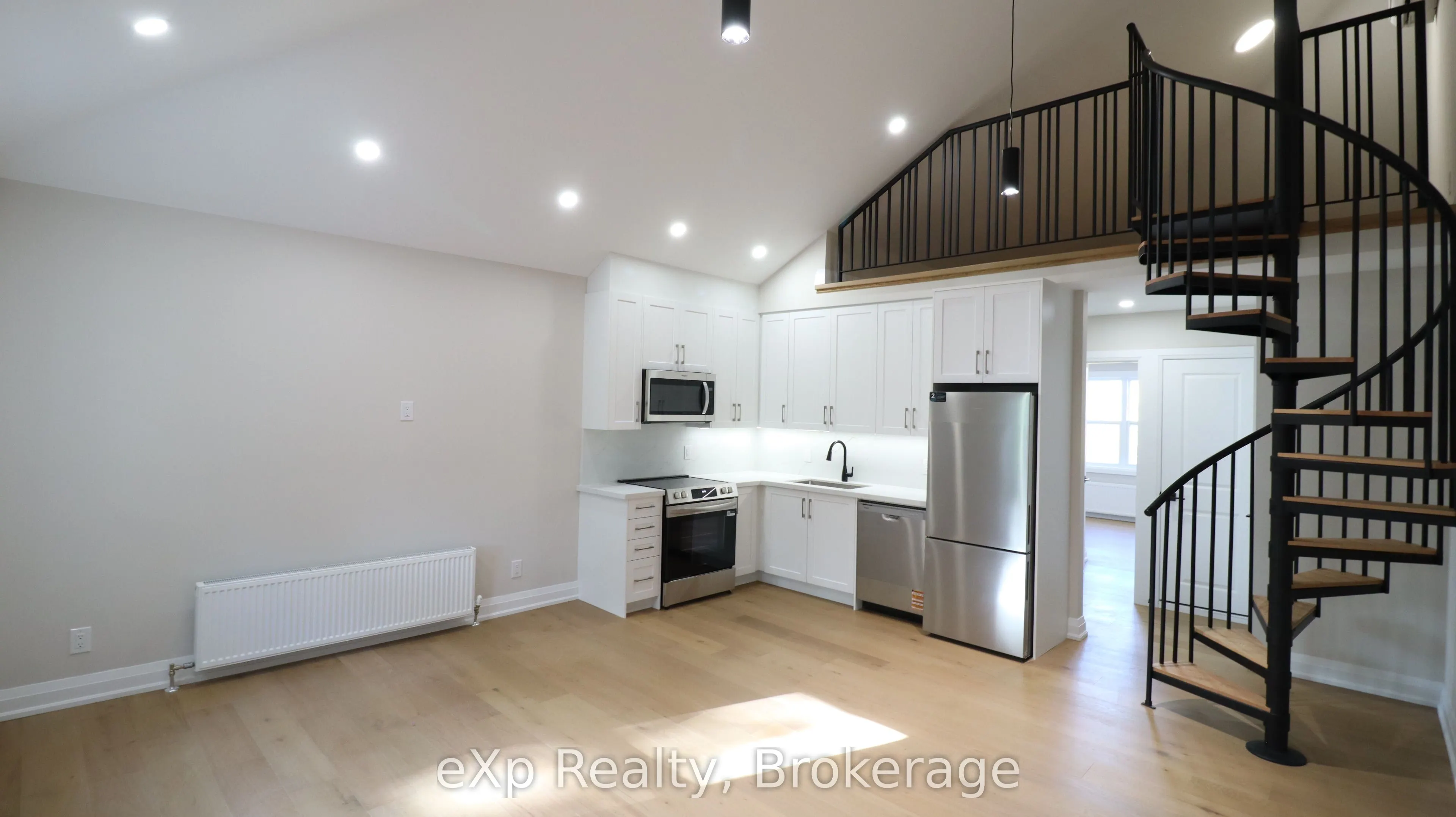 875 Millwood Road, #3B