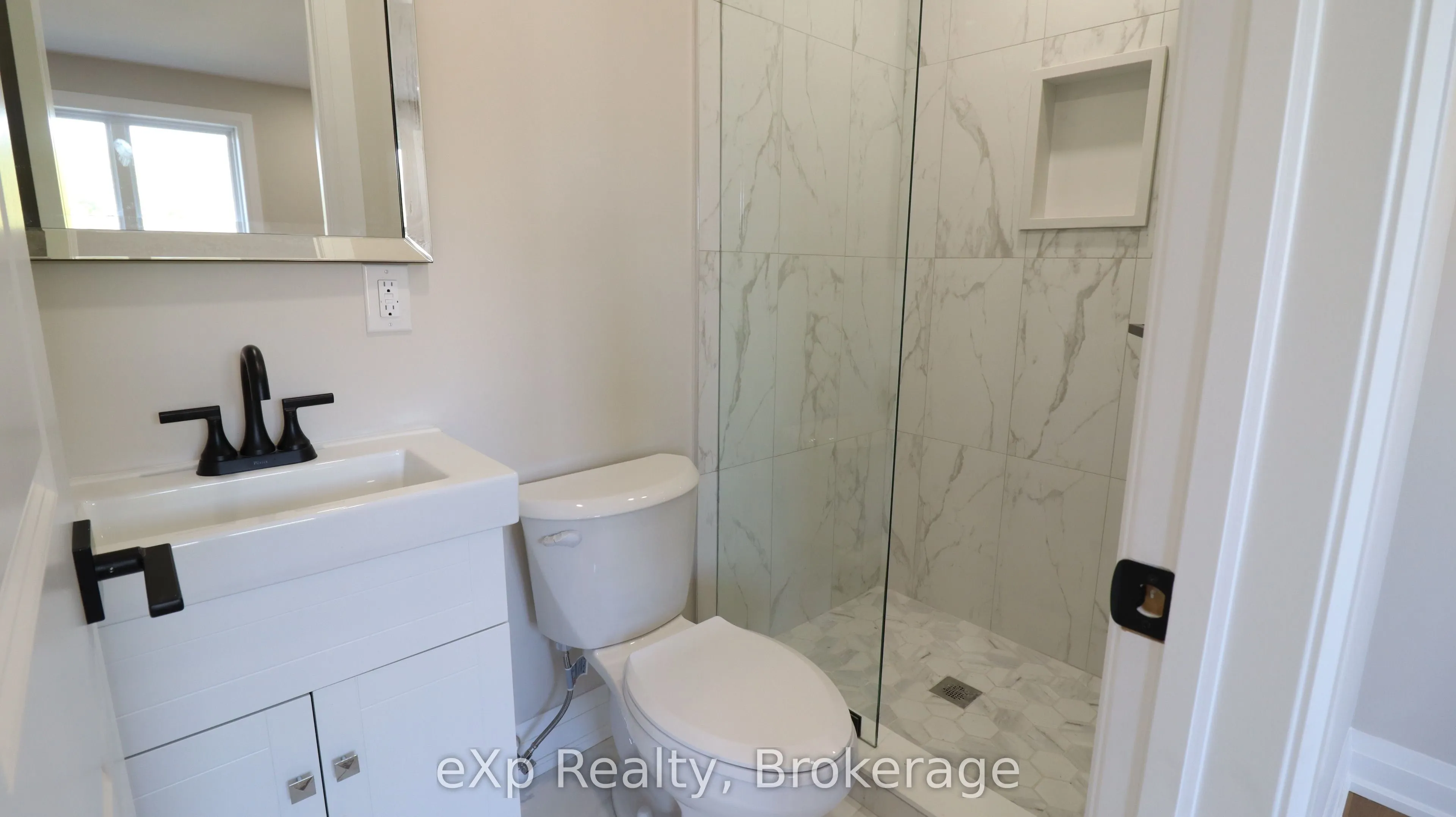 875 Millwood Road, #3B