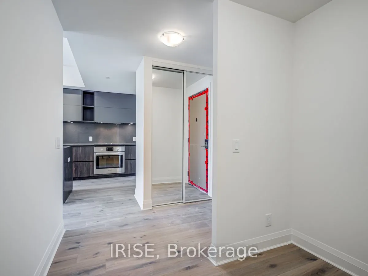 151 Avenue Road, #705