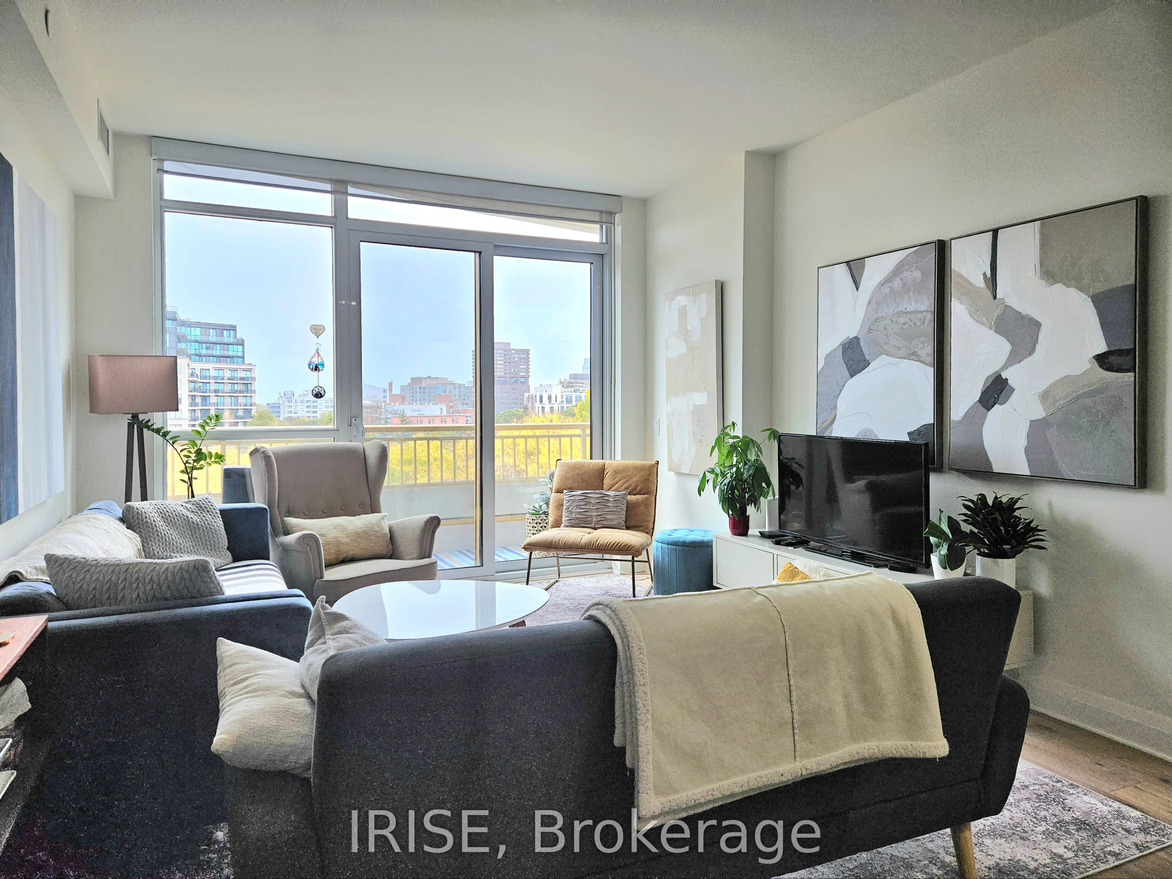 151 Avenue Road, #705